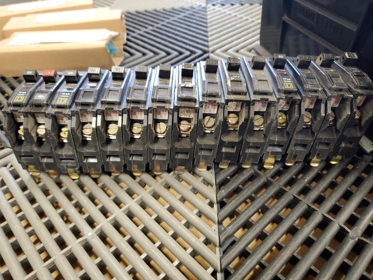 Lot of 15 Square D QOB120 Miniature Circuit Breaker 20A