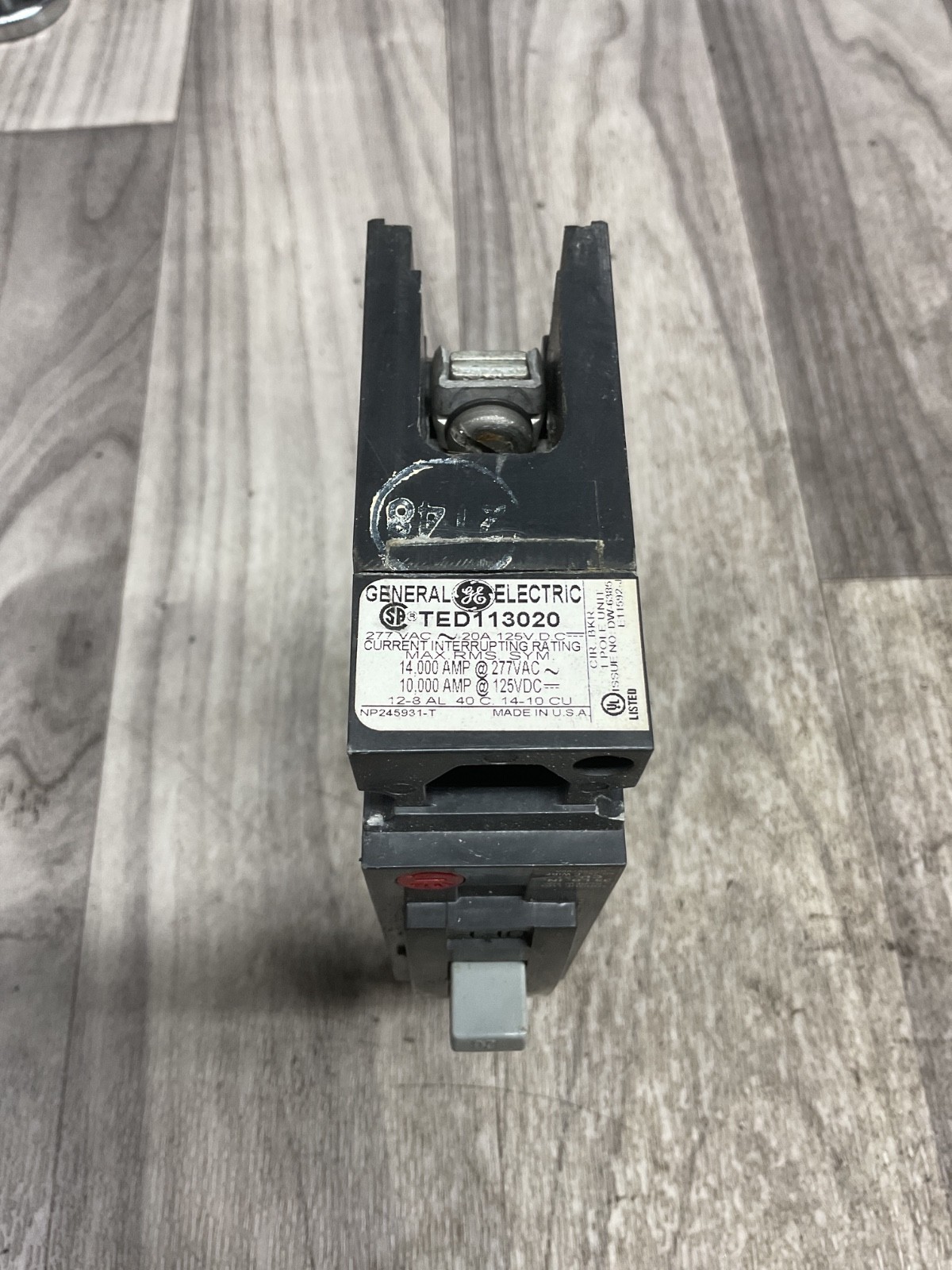 GENERAL ELECTRIC TED113020 CIRCUIT BREAKER 20A #4016PT29*AC