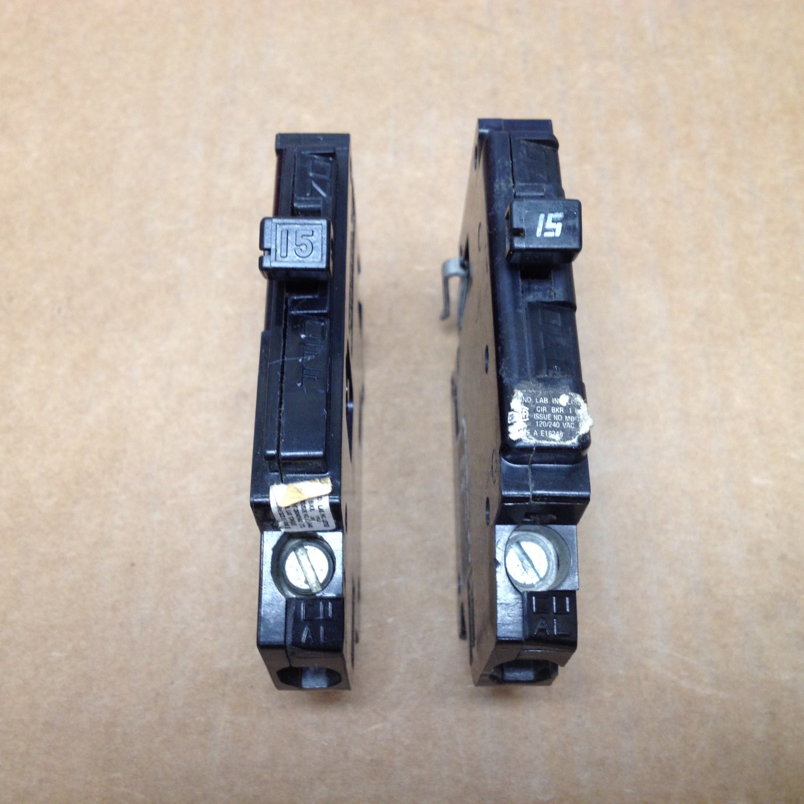 SYLVANIA/CHALLENGER TYPE A 1 POLE 15 AMP RIGHT CLIP breaker A115l MH115R ‘AK’