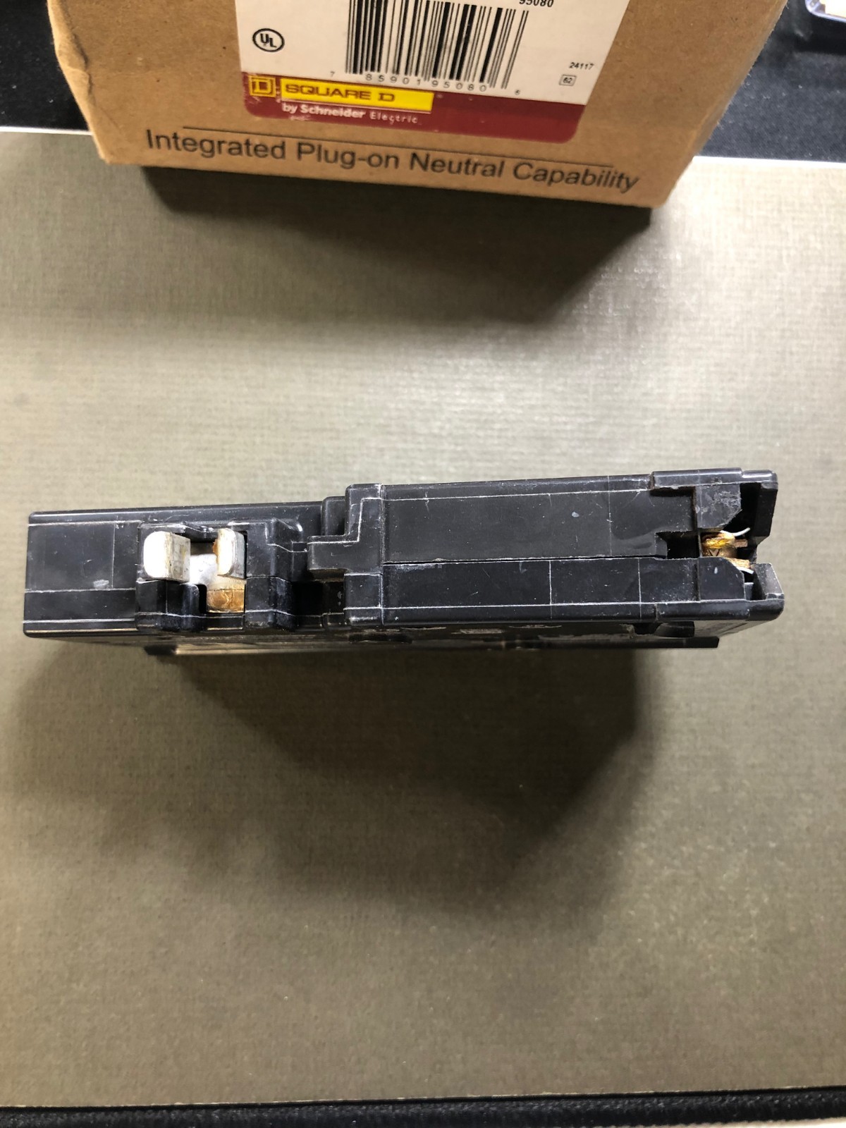 NEW! SQUARE D HOMELINE HOM115PCAFI 15A PLUG ON NEUTRAL AFCI Circuit Breaker