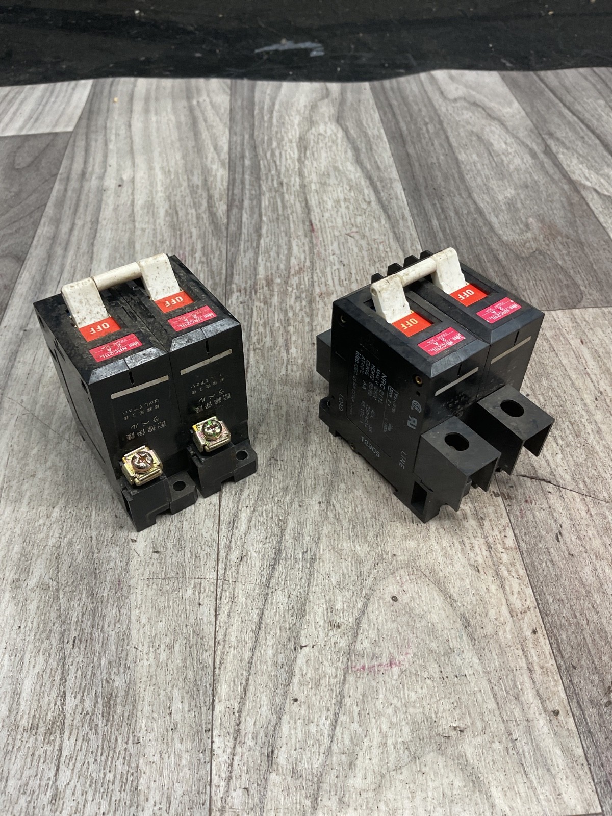 idec NRC 211L – 2-Pole Circuit Breaker Max V 220V – 2 amp * Lot of 2* #4206A20