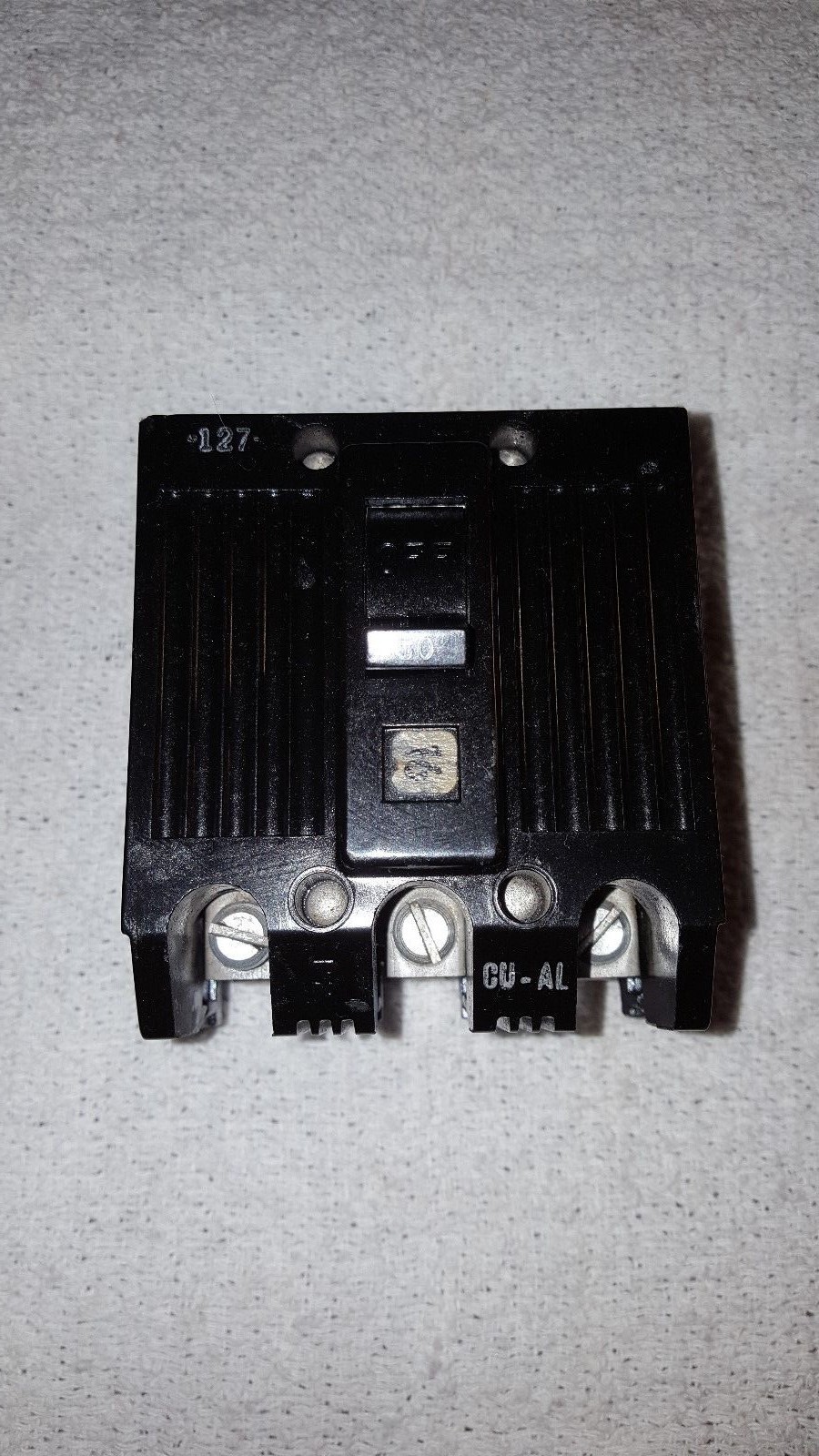 GE TQL32050 TQL 50 amp 3 pole circuit breaker