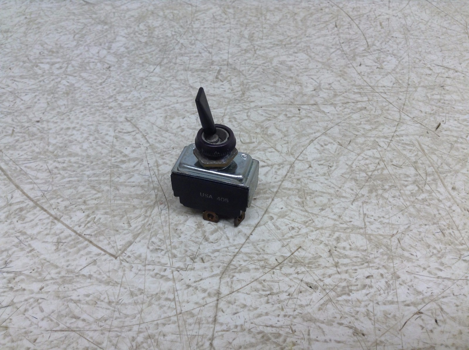 USA 405 Toggle Switch 15 A 125 V USA405 (OK)