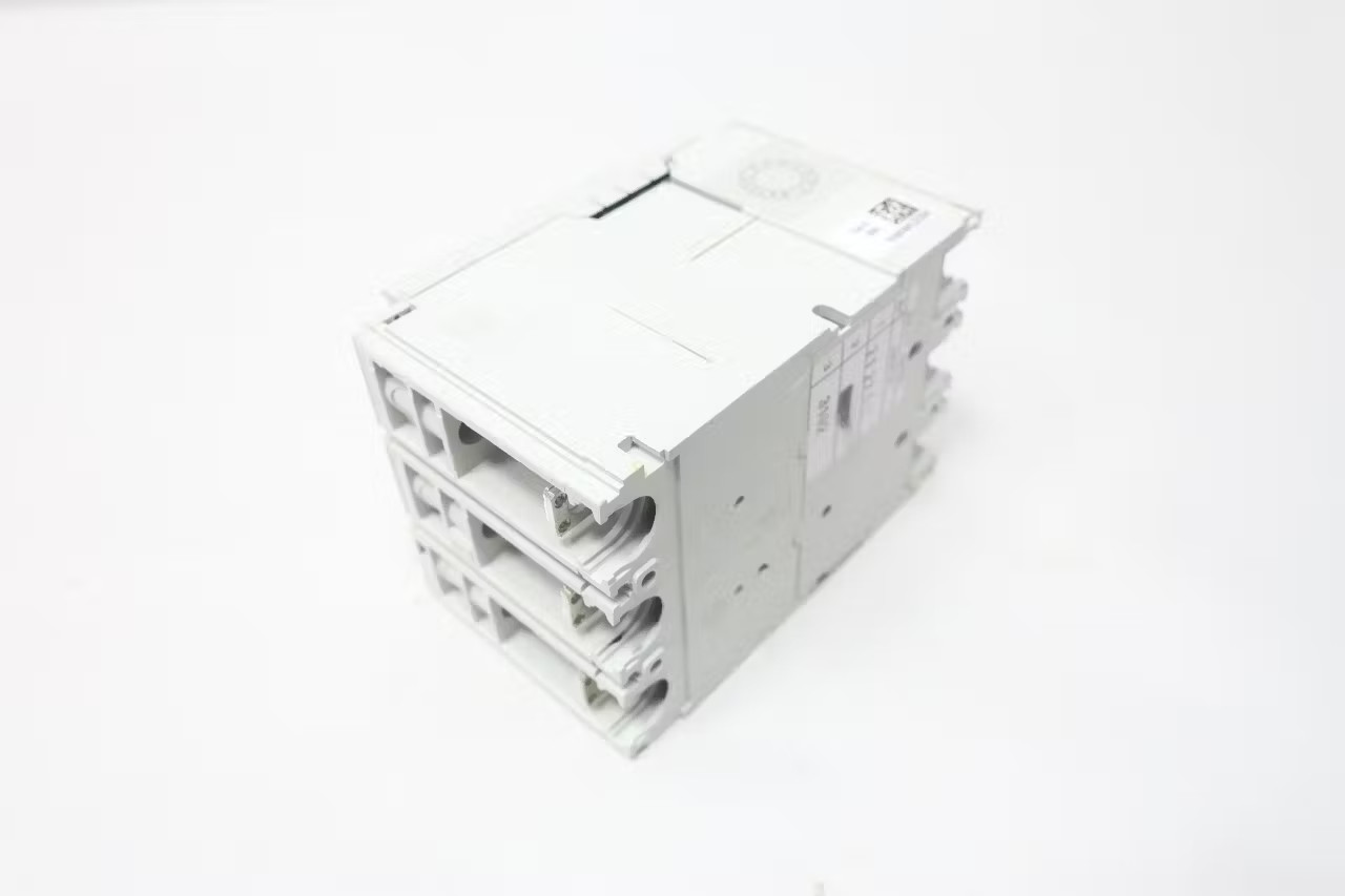Allen Bradley 140G-H2C3-C15 Molded Case Circuit Breaker 3p 15a 240/480/600v-ac