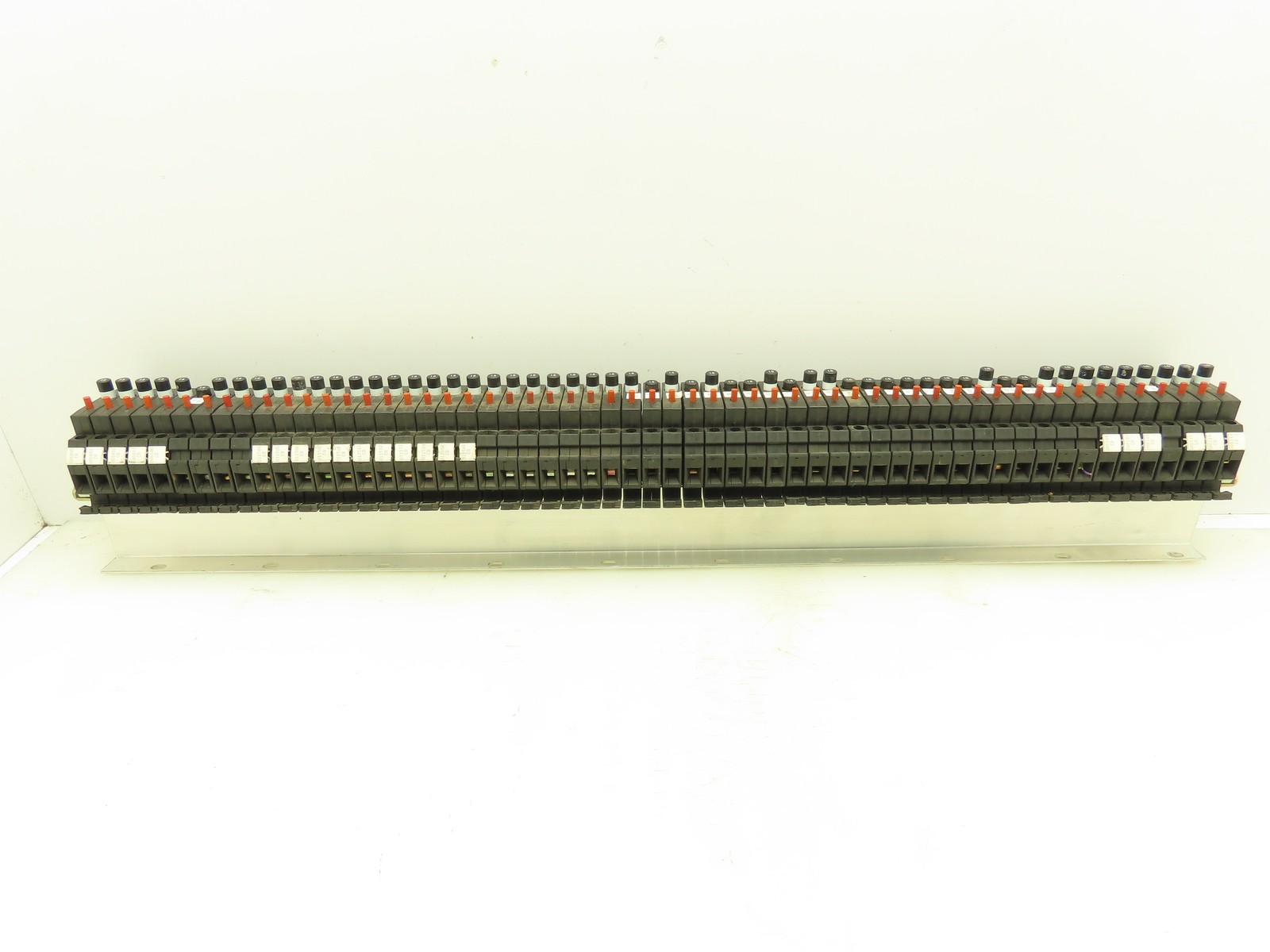 Allen Bradley 1492-GH015 Din Rail 1.5A Circuit Breaker Ser B 250V Lot of 57