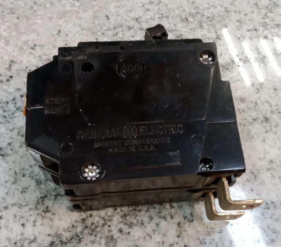 General Electric/Breaker/ TQB2120 /20A /2P/240V/TQL-AC/GROVE /Bolt-On/USE( L164
