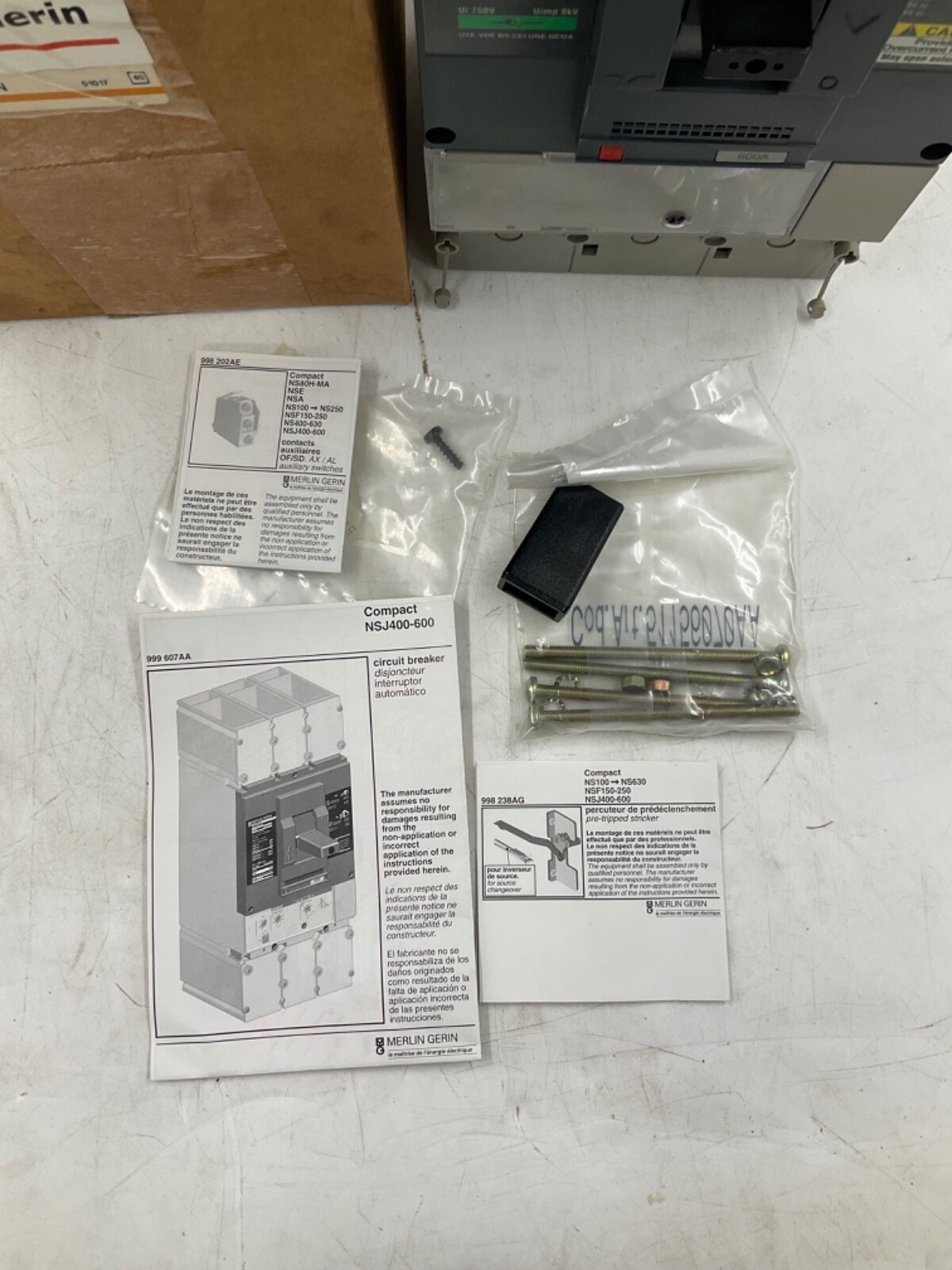 NEW MERLIN GERIN NSJ600A CIRCUIT BREAKER 600A 600V 50/60Hz