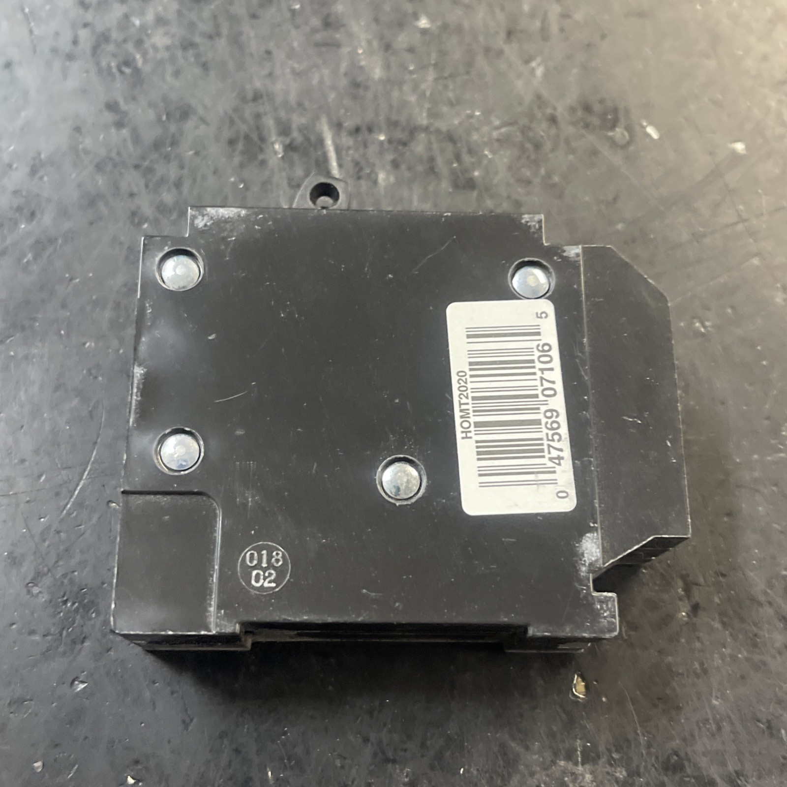 Square D HOMT2020 Homeline 20 amp Twin 1 Pole Tandem Circuit Breaker USED