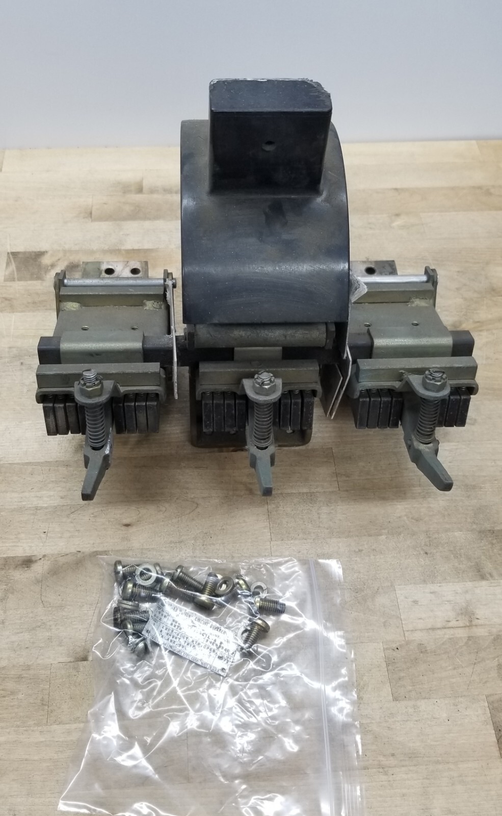 Westinghouse PB32000F 1600amp Trip De-Ion circuit breaker (Switch part only)