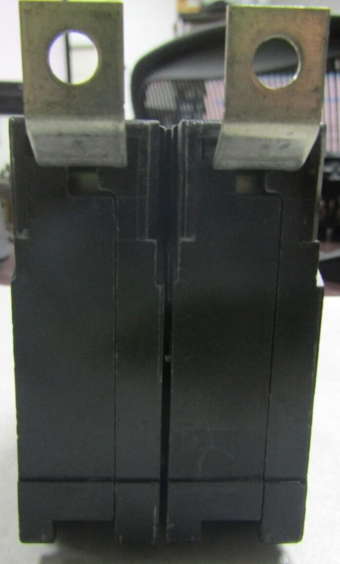 🤓 EATON 30 AMP CIRCUIT BREAKER 240 VAC 2 POLE QBHW2030