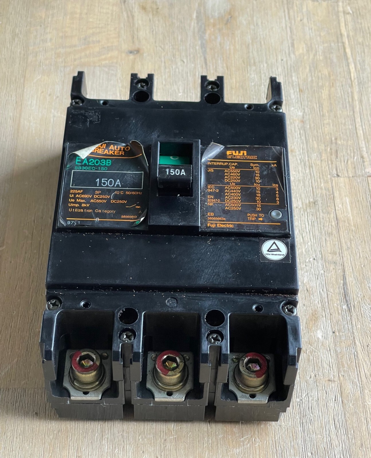 FUJI ELECTRIC EA203B BB3GEC-150 AUTO CIRCUIT BREAKER 150A 3P