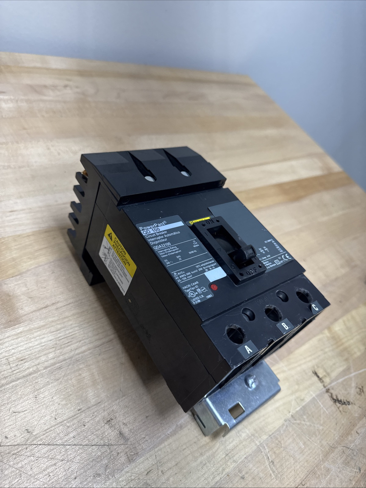 SQUARE D QDA32100 QDA I-LINE 3 POLE 100 AMP 240v CIRCUIT BREAKER POWERPACT