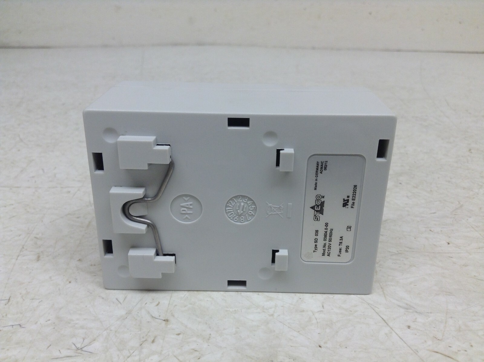 Stego SD 035 Din Rail Receptacle Outlet 120 VAC 03504.0-00 SD035 (TSC)