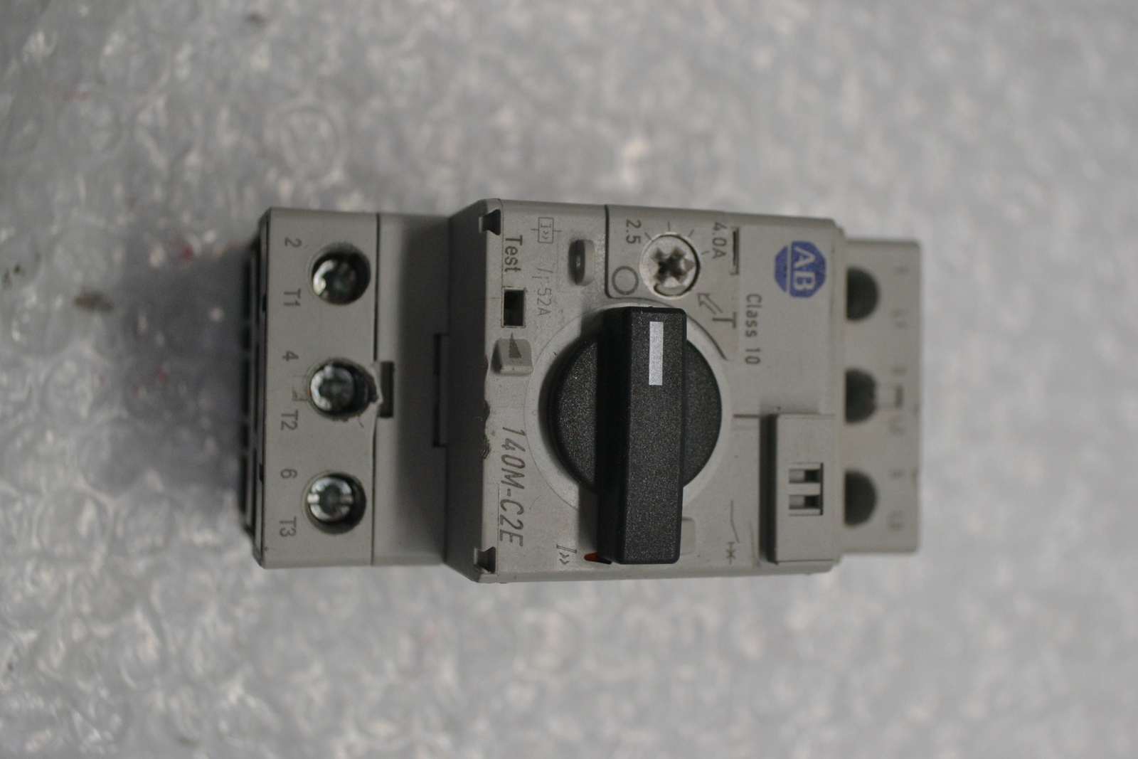 ALLEN BRADLEY 140M-C2E-B40 SER.C MOTOR PROTECTOR BREAKER 3POLE 2.5-4.0A UNMP