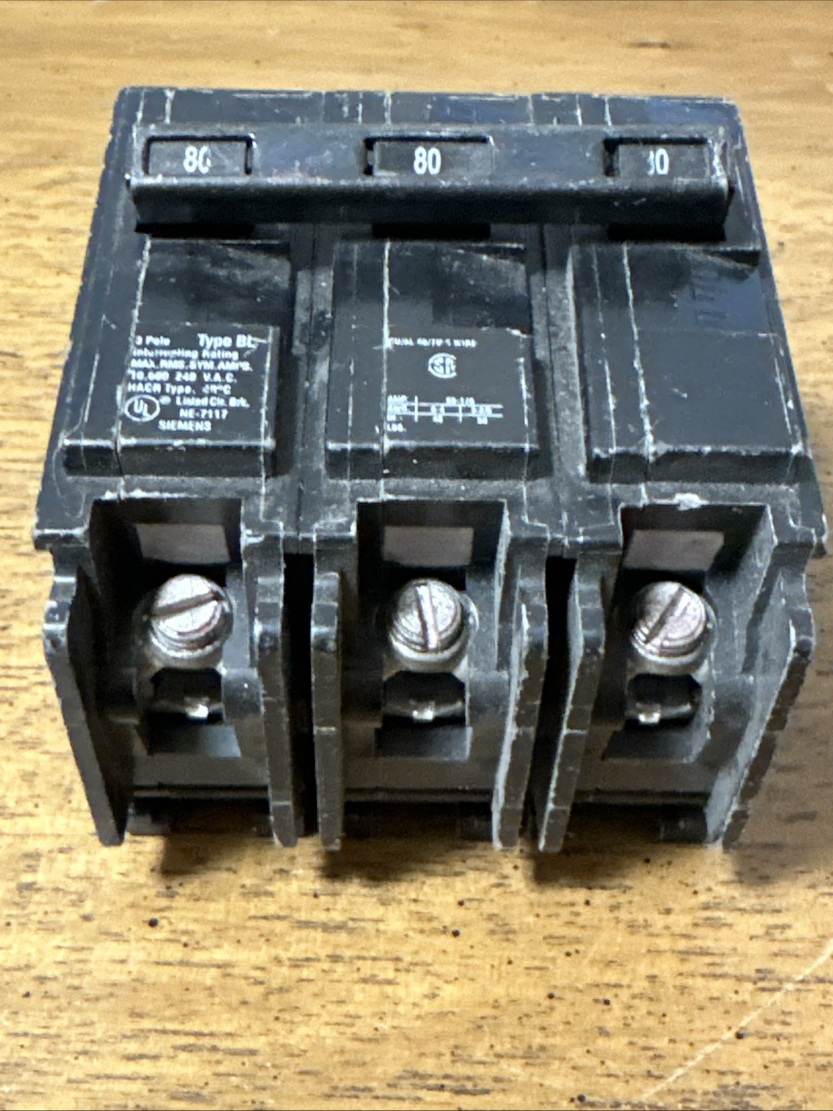 SIEMENS B380 3 POLE 80A 240V Type BL Bolt On Circuit Breaker