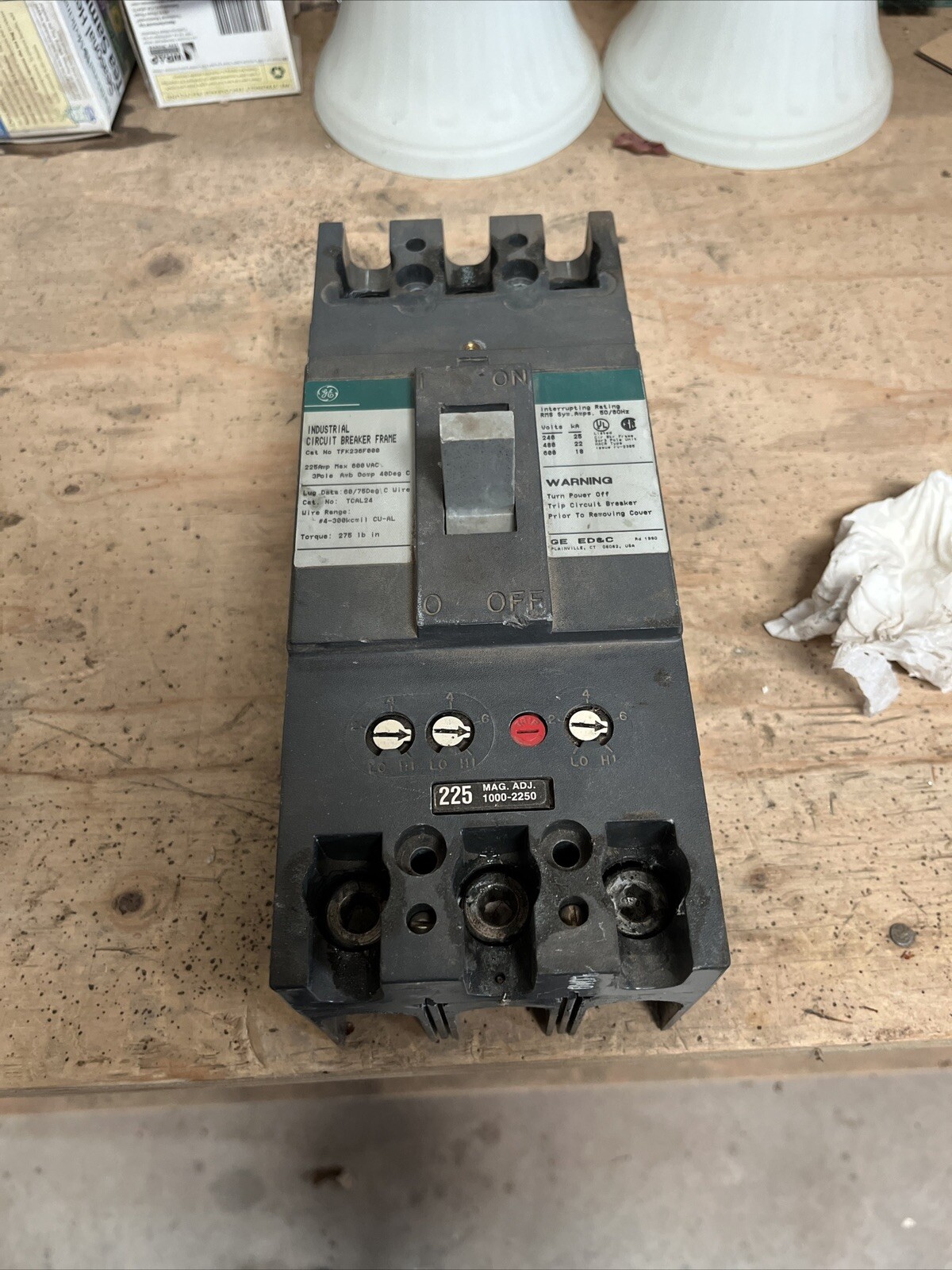Industrial Circuit, Breaker Frame:￼ Three Pole 225 Amp Comp Voltage 240,480,600