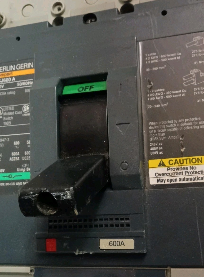 MERLIN GERIN NSJ600A 3 POLE 600 AMP 600V COMPACT MOLDED CASE BREAKER W/BASE