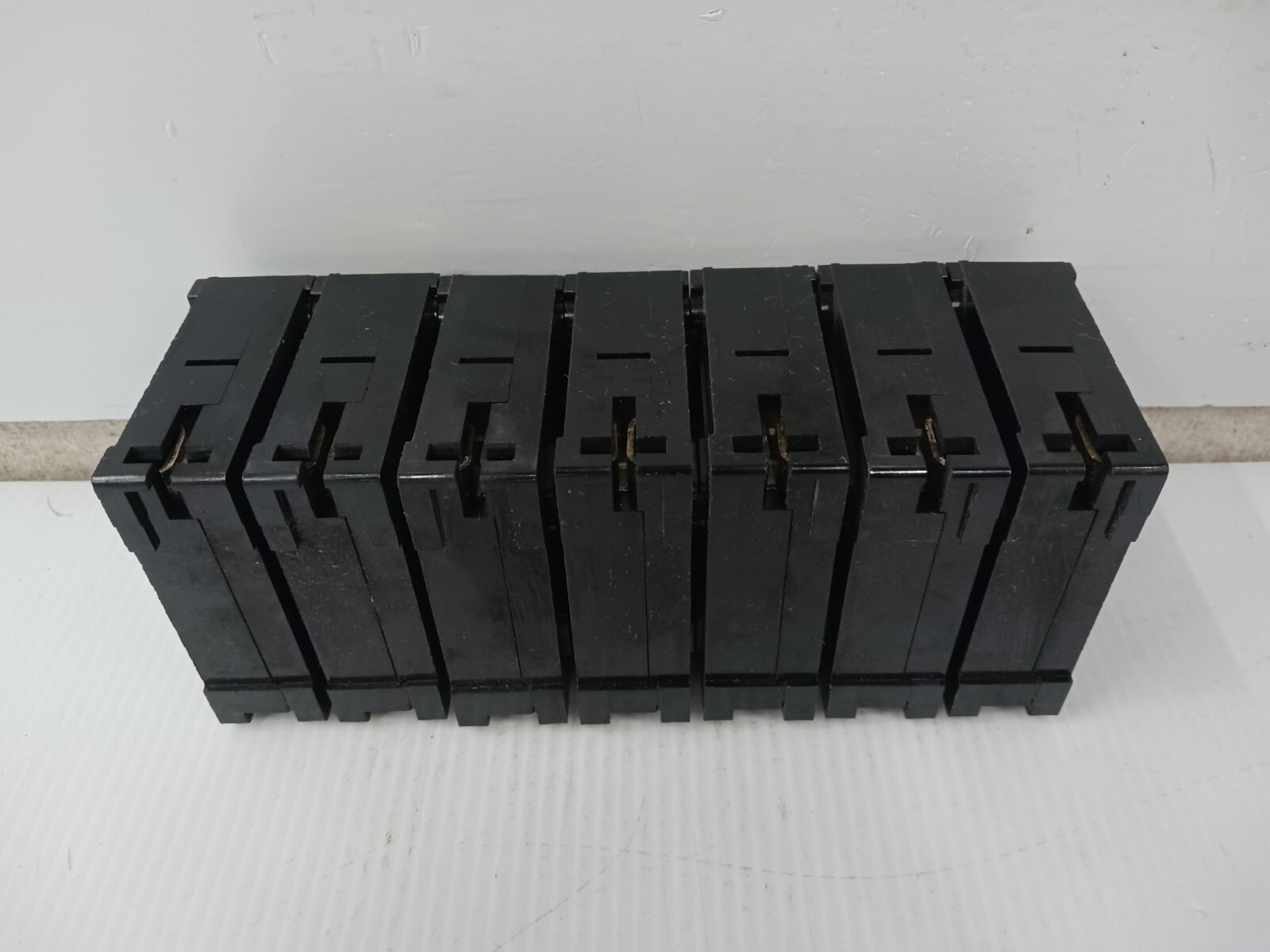 Lot Of Seven) ITE 20 Amp Plug-In/On Circuit Breaker 1 Pole 120/240 VAC EQ-P9412
