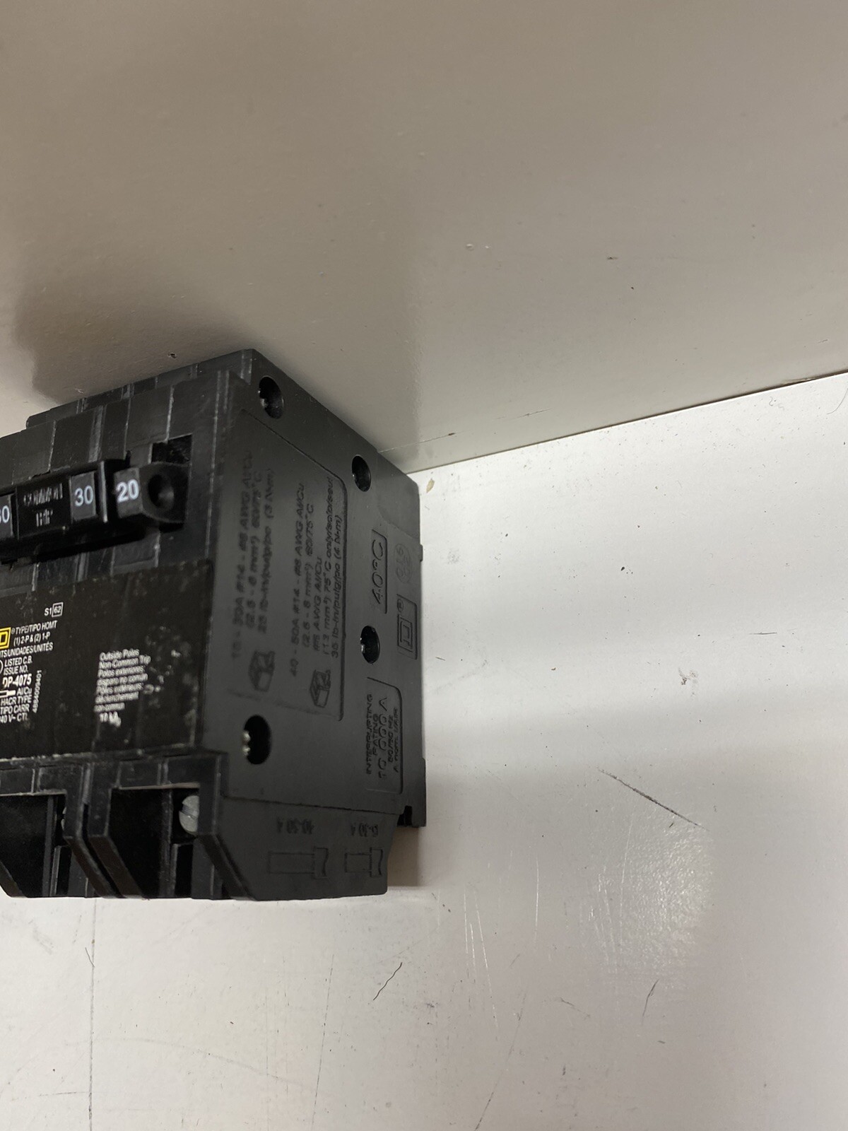 Square D HOMT2020230 20Amp 1 Pole 30Amp 2 Pole Circuit Breaker New Surplus￼￼￼