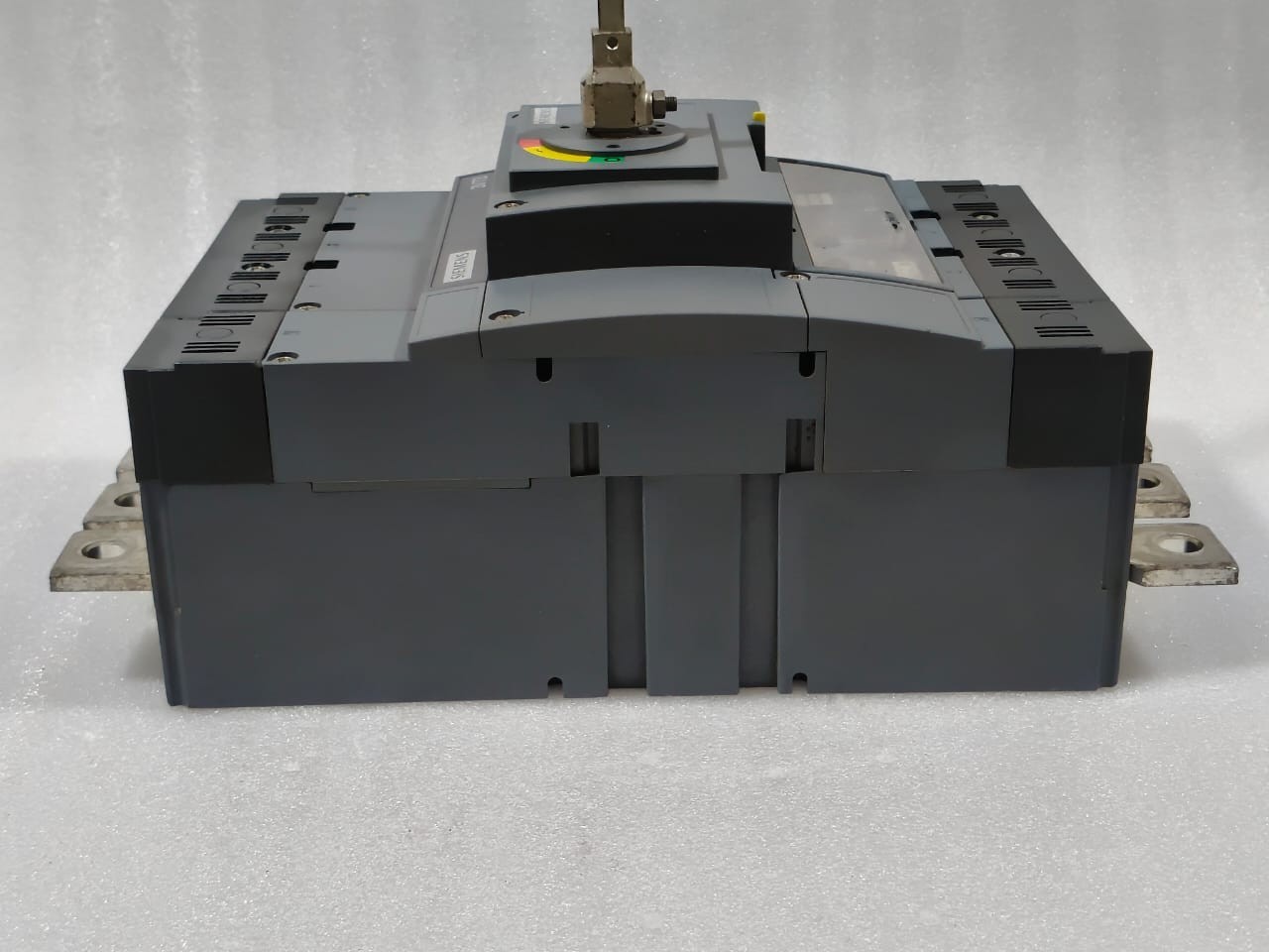 SIEMENS 3VT3 3VT9363-6ACOO CIRCUIT BREAKER 630AMP 4POLE 3VT3 FREE FAST SHIPPING