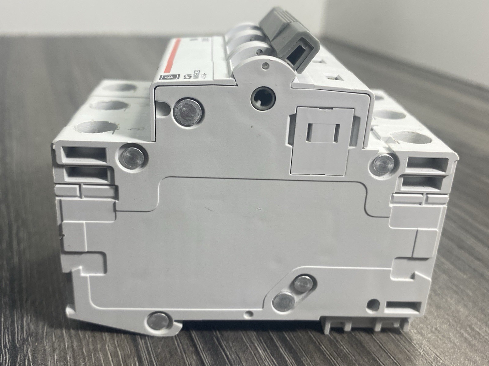 Eaton Cutler-Hammer C20 WMS3C20 3-Pole 20A Circuit Breaker 415V C-Curve – USA