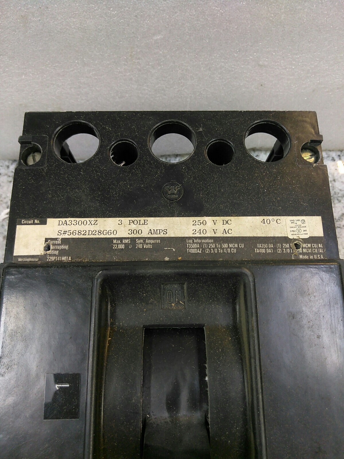 Westinghouse DA DA3300XZ , 3 pole ,300 Amp, 240VA, Circuit Breaker(8-16G2