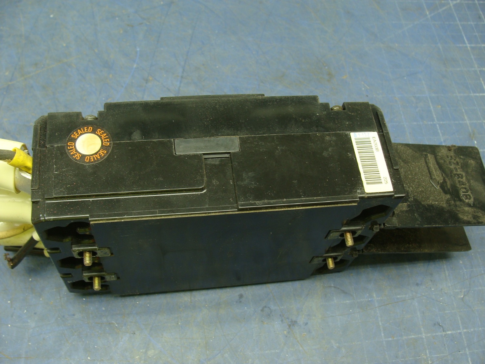 FUJI EA203B 225 AMP CIRCUIT BREAKER 3 POLE 690VAC / 250VDC