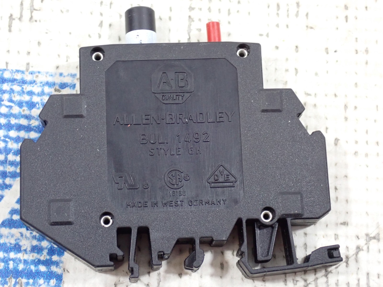ALLEN BRADLEY 1492-GH015 SERIES B CIRCUIT BREAKER 1.50A 250V