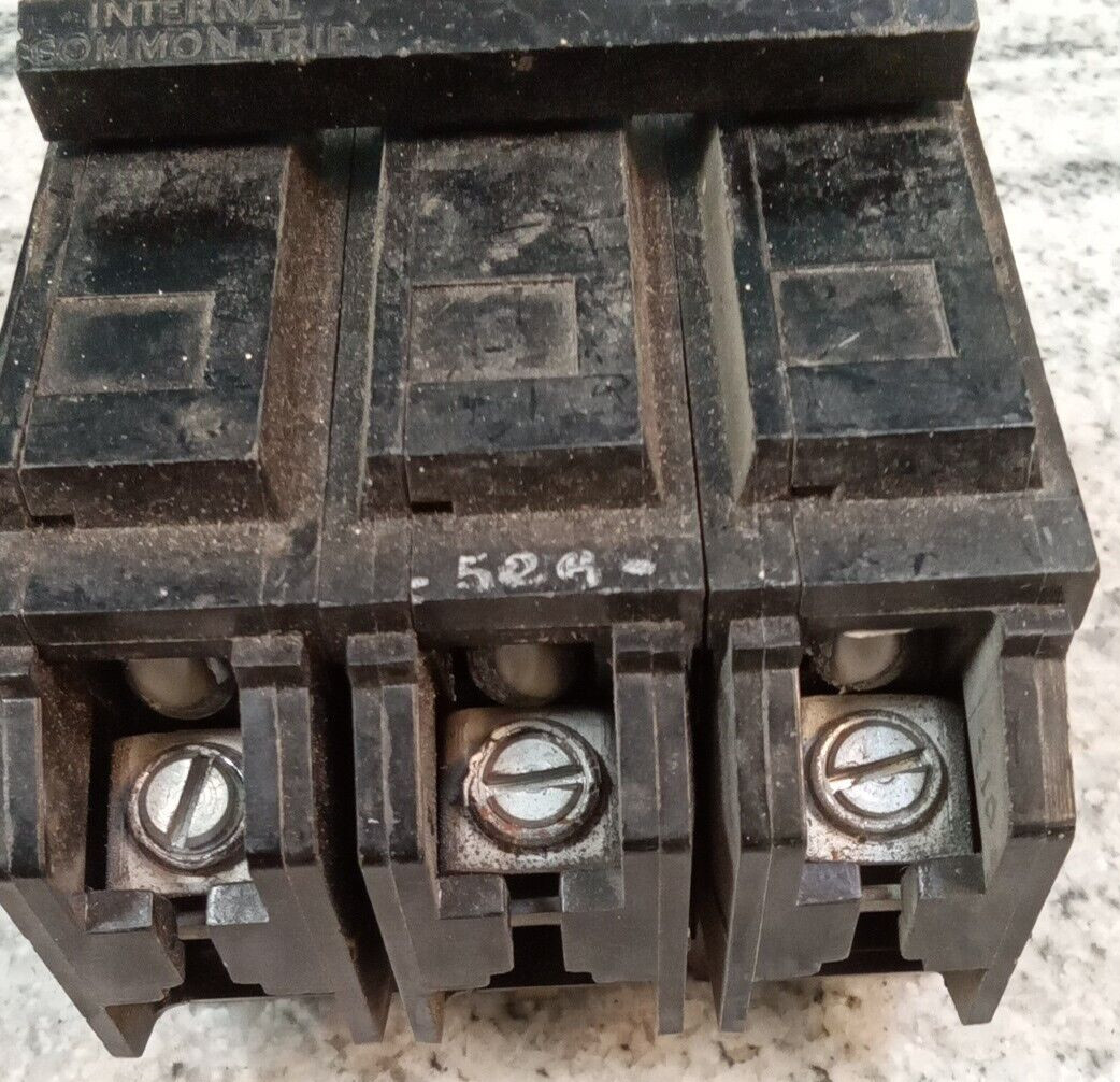 GE/ BREAKER/ TQL32030 /3 Pole /30A /240V/ GROVE/Plug In /TQL-AC/USE(L167