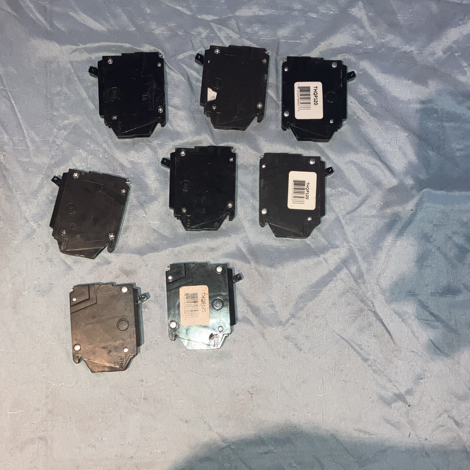 *LOT OF 8 GE Q-Line 20 Amp 1/2 in. 1-Pole Circuit Breaker (THQP120)
