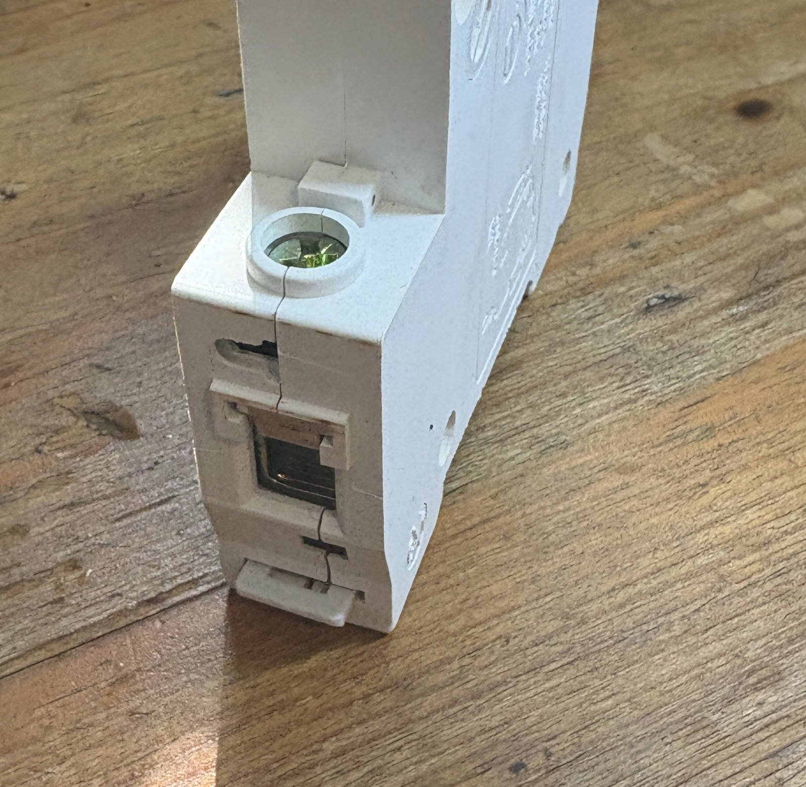 NEW DZ47-63 C40 Miniature Circuit Breaker 1-Pole 40A 230V AC DIN Rail Mount