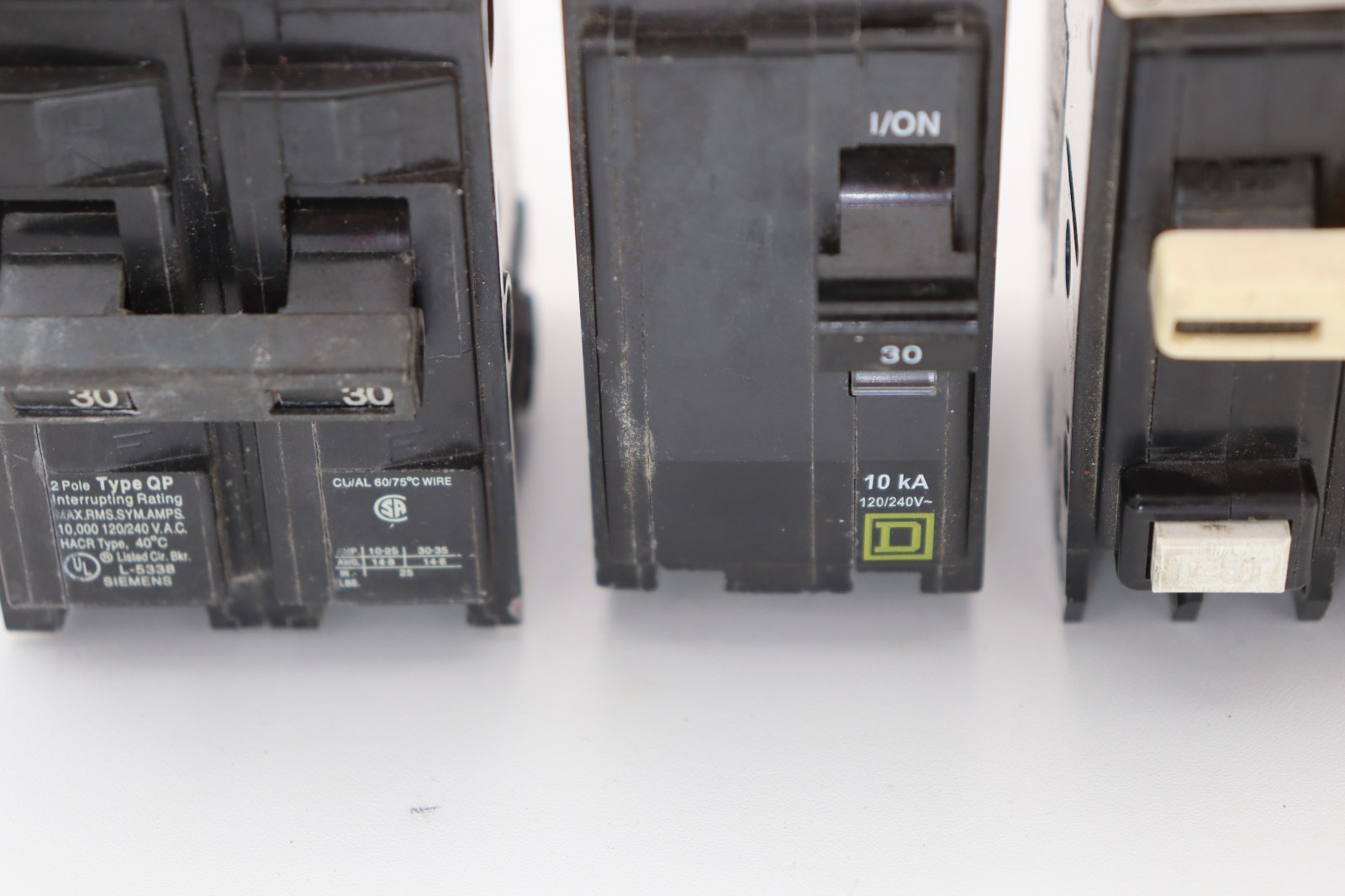 Assorted lot of 8- 15 Amp 1 and 2 Pole Circuit Breakers *See Description*