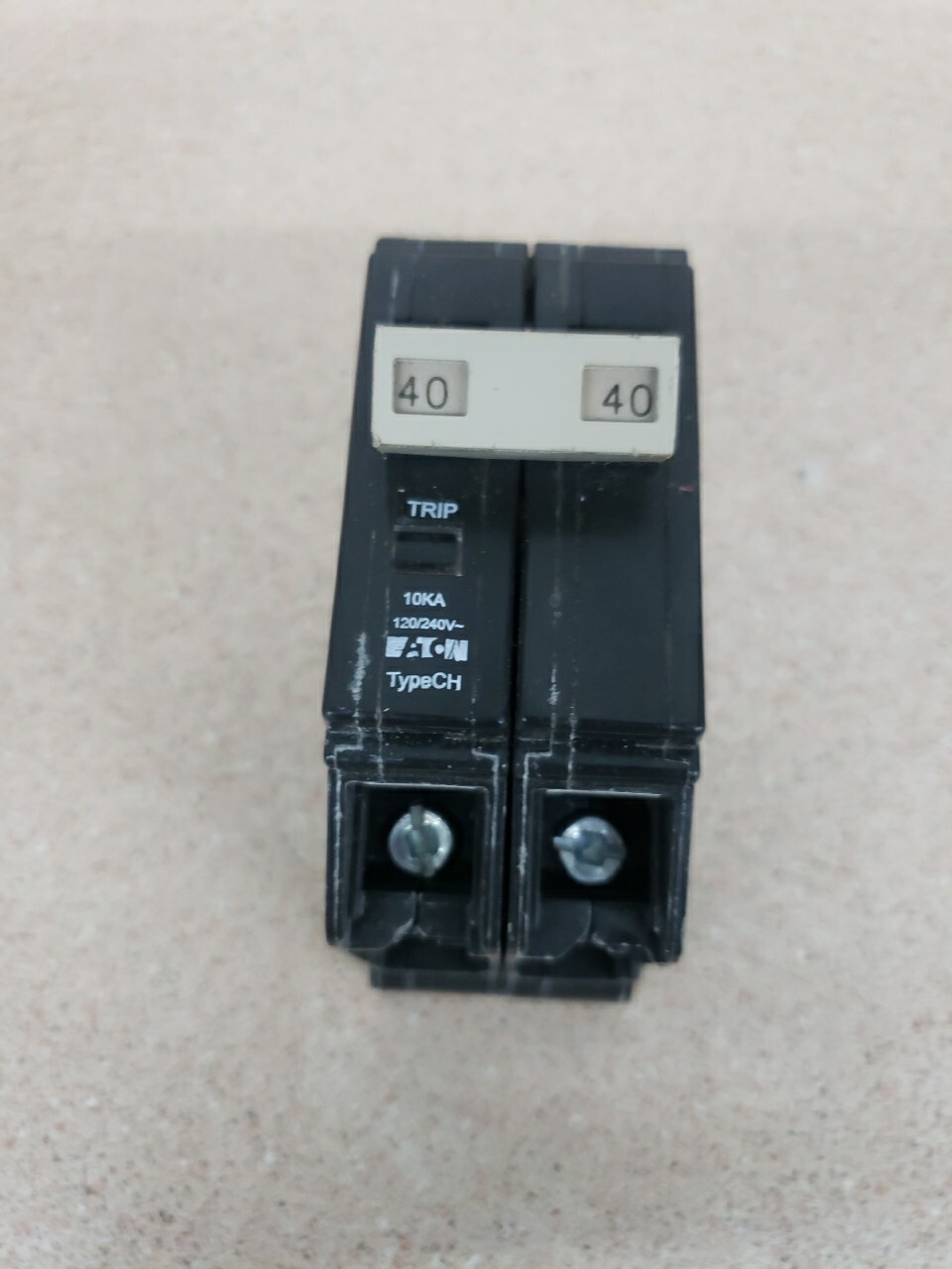 NEW Eaton Cutler-Hammer CH240 CHF240 40 Amp 2 Pole 120/240V 10kA CH4