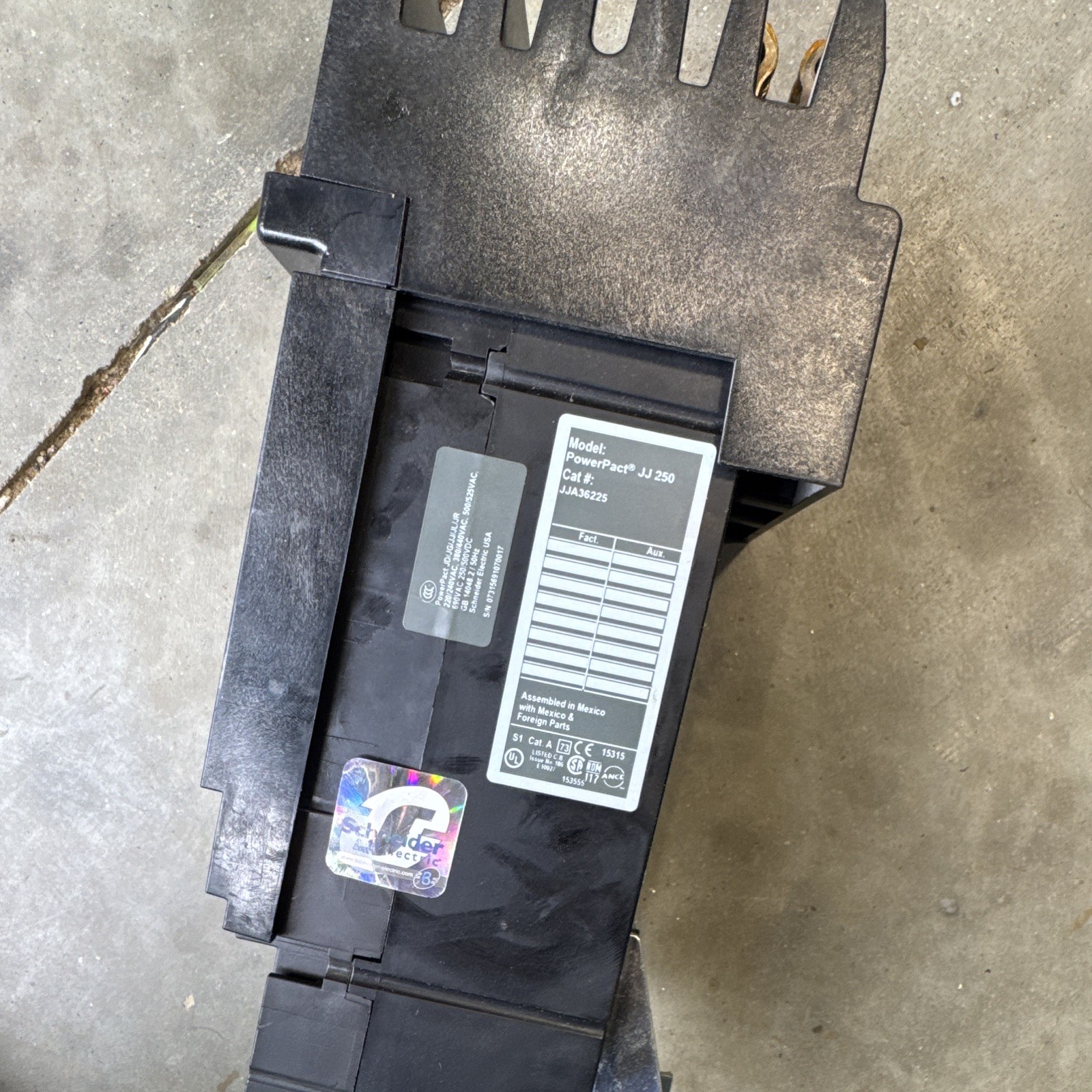 Square D PowerPact JJ250 225A 240/480V 3-Pole Circuit Breaker JJA36225
