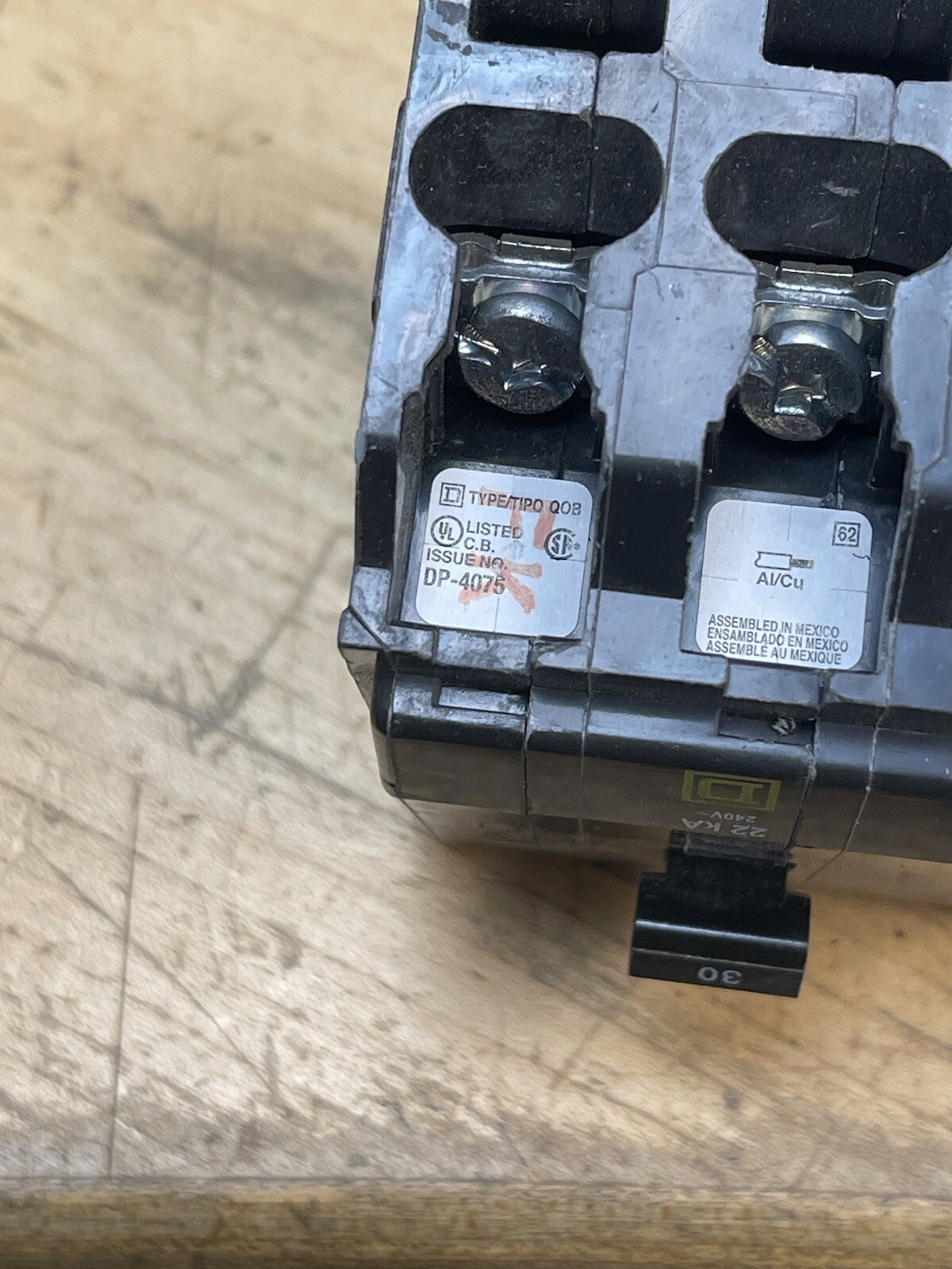 SQUARE D DP-4075 30A AMP 3P POLE 22kA@240V BOLT ON CIRCUIT BREAKER