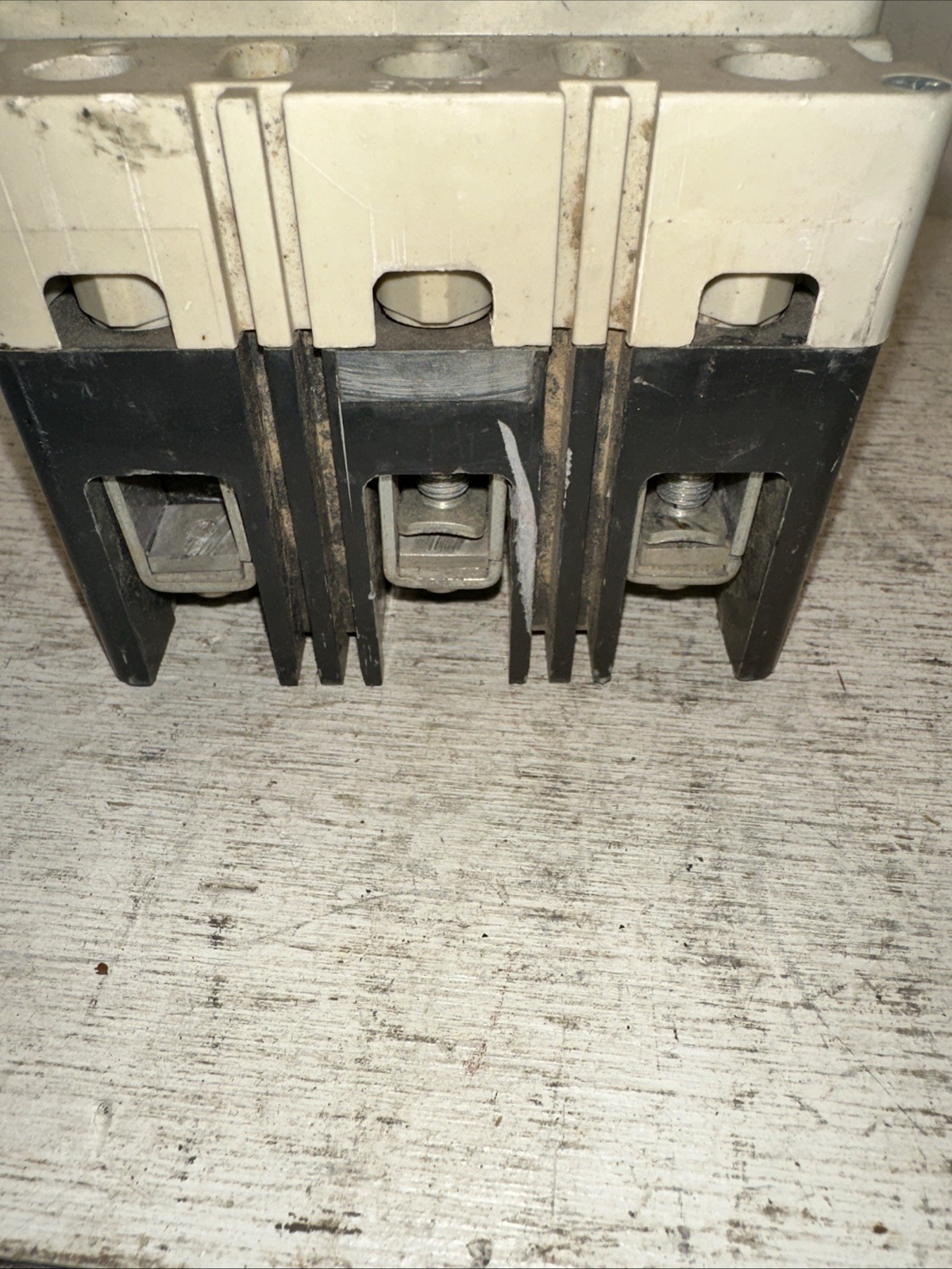 Tested EATON /Cutler Hammer HMCP015EOC 15 Amp 600 Volt 3 Pole Circuit Breaker