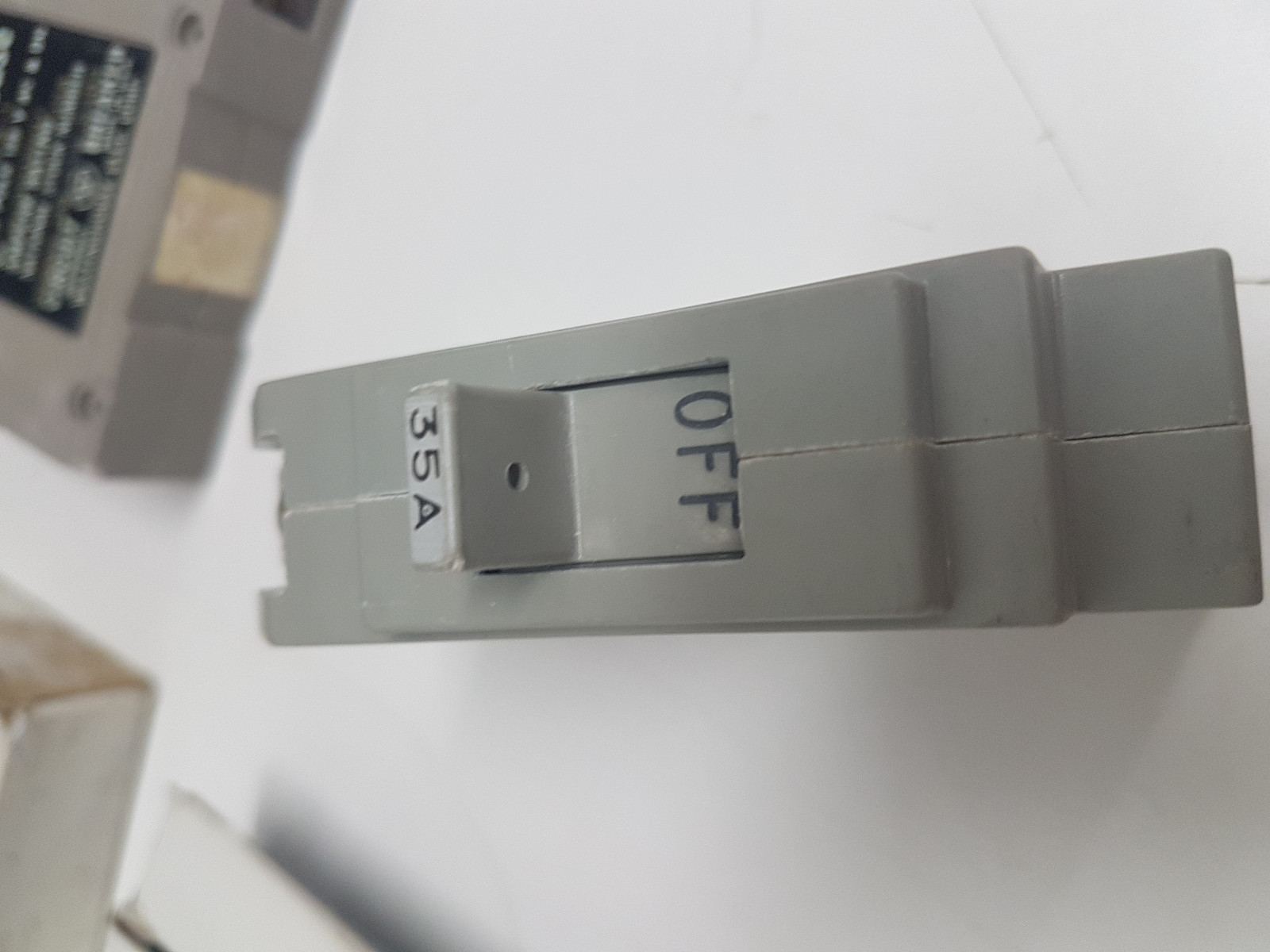 WESTINGHOUSE ALB-1 CIRCUIT BREAKER 35AMP 1 New – 1 Used