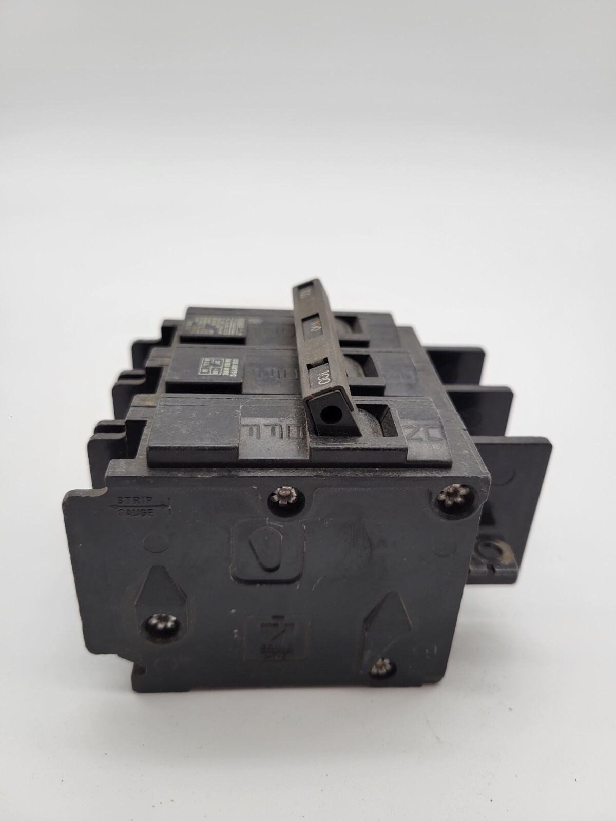 Gould BQ3-B100 Circuit Breaker 100 Amp 240 Volt 3 Pole BQ3B100 Plug In On Used