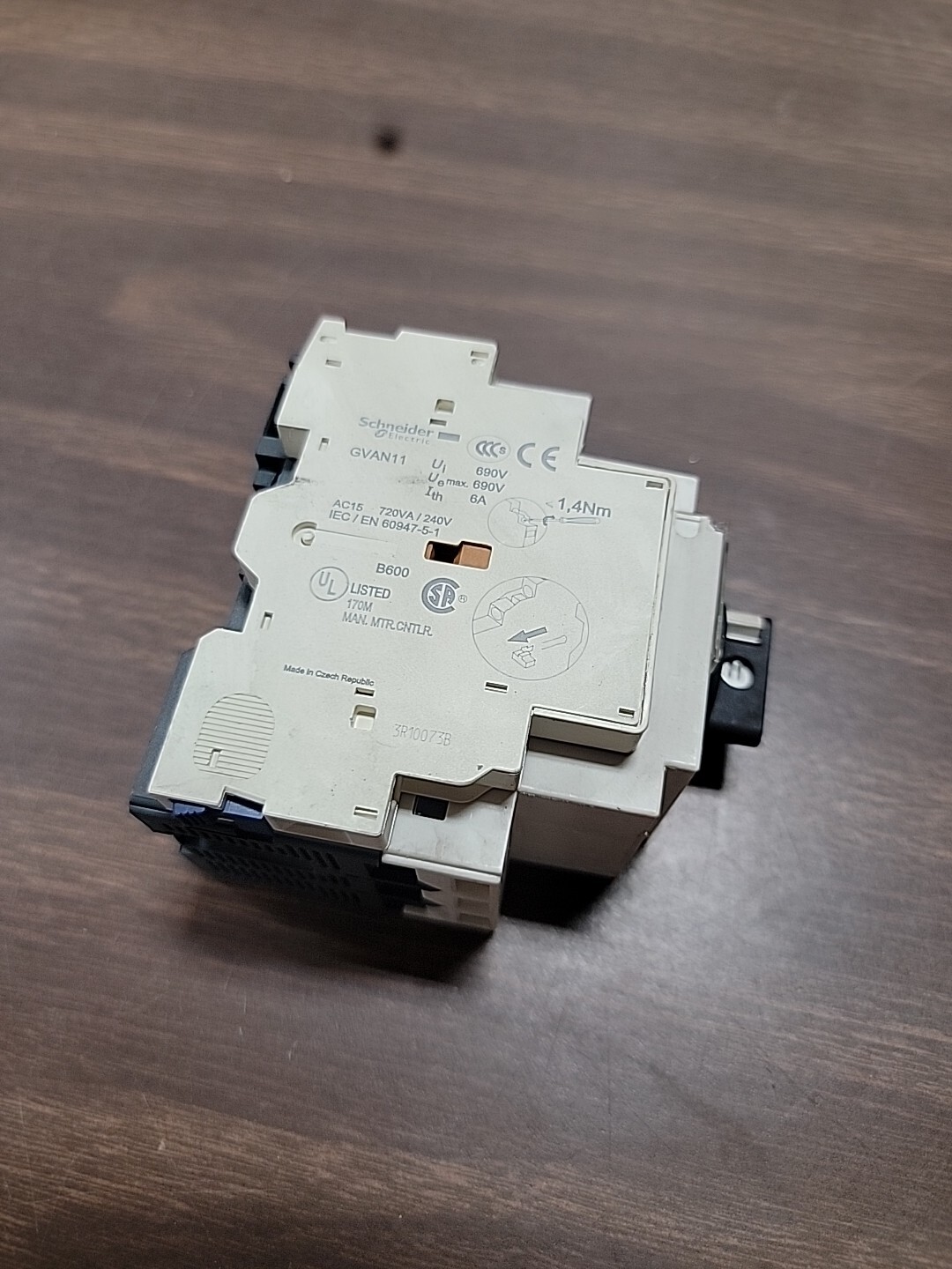 Schneider Telemecanique GV2-P08 Circuit Breaker Motor 120-600VAC 2.5-4A 3 Pole