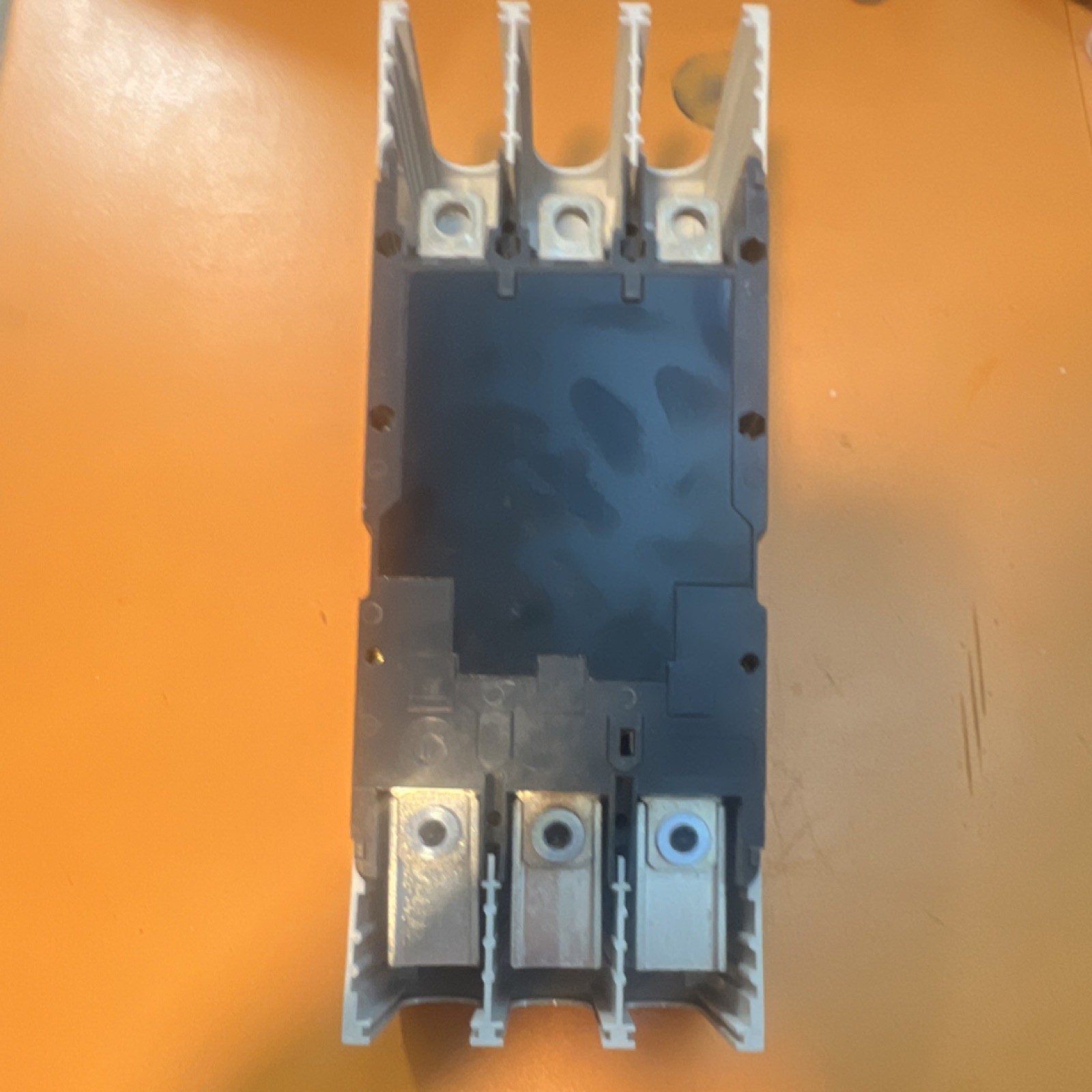 Eaton LGH3630NN 630A 600V 3-Pole Circuit Breaker Frame On/Off Box Lugs
