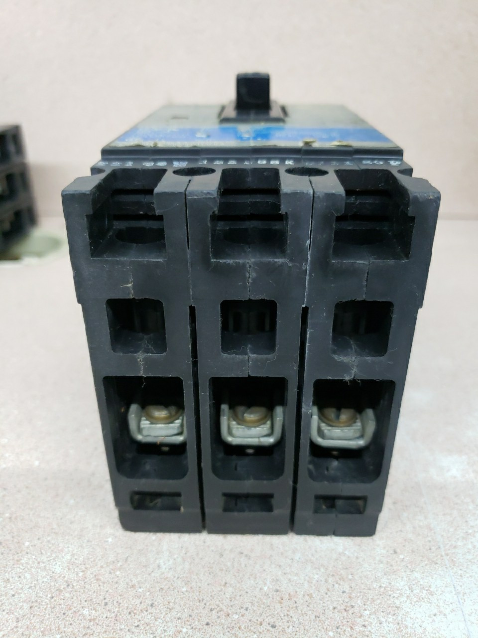 Siemens ED43B015 Molded Case Circuit Breaker 3p 15a Amp 480v-ac SEE PICS