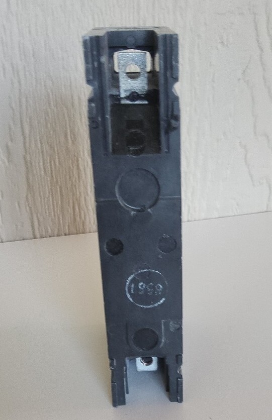 GE TED 113020WL Circuit Breaker – Black