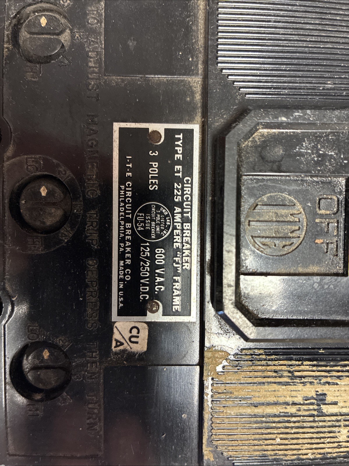 ITE ET-4746 200 Amp 600V Breaker 3-Pole ET 225A FJ Frame Type ET4746 I-T-E 200 A