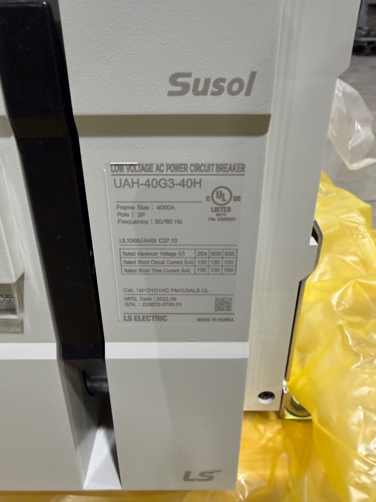 NEW LS ELECTRIC 4000 AMP 3 POLE CIRCUIT BREAKER UAH-40G3-4H