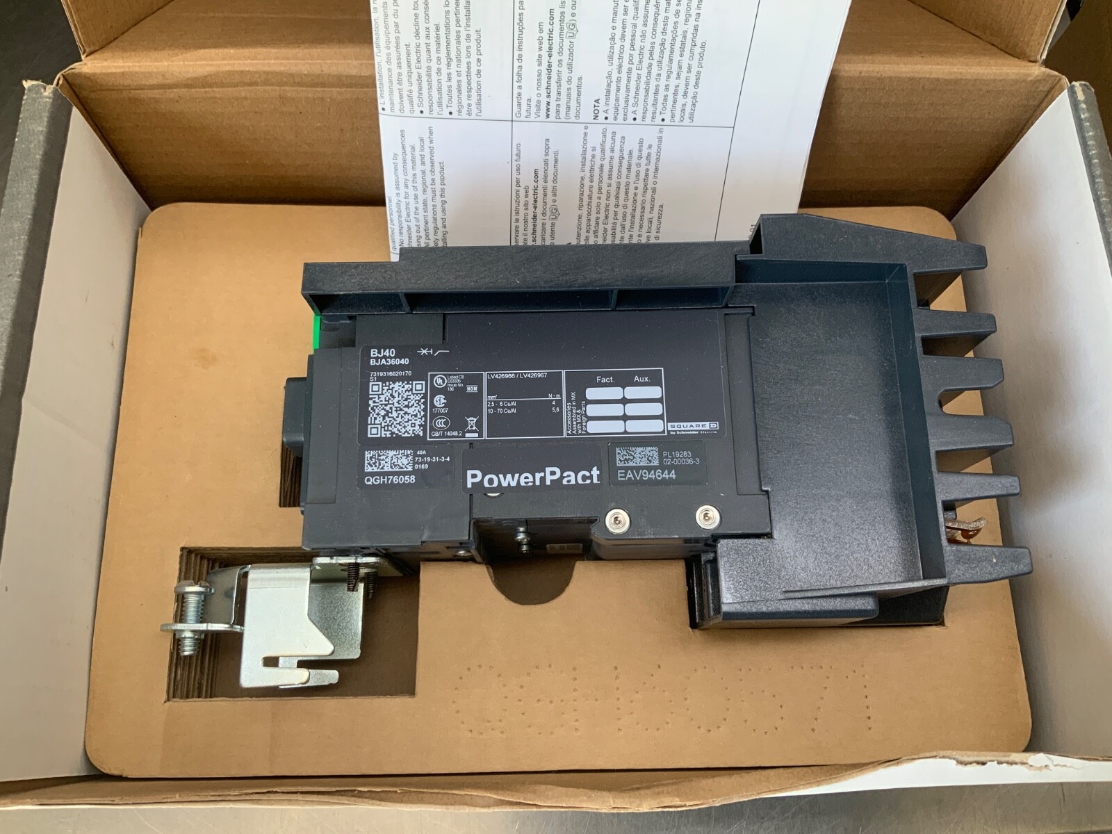 Square D BJA36040 PowerPact B Circuit Breeaker 3-Pole, 40a