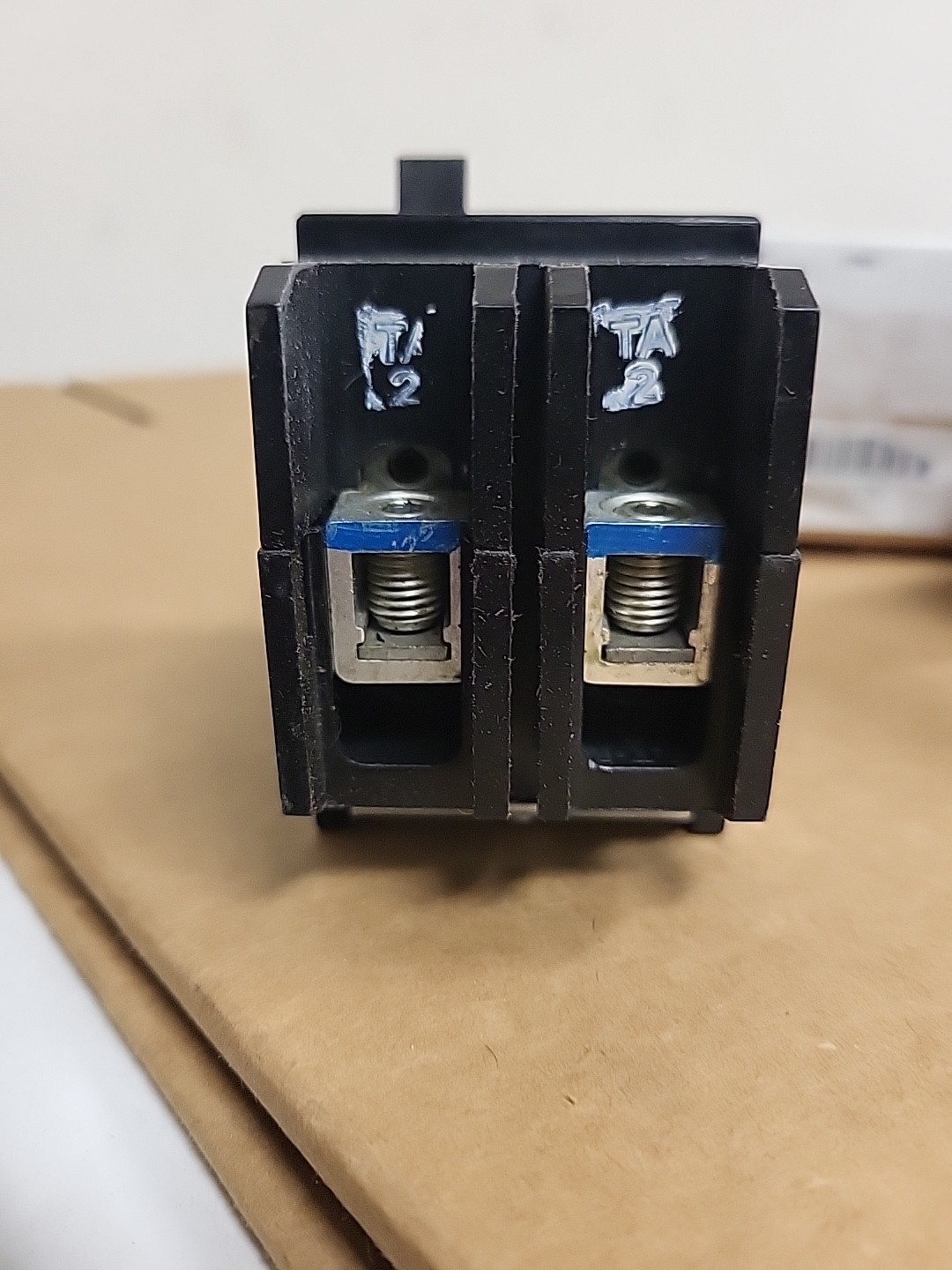 EATON GHB2040 AC/DC 40A 277/480 VAC Molded Case Breaker