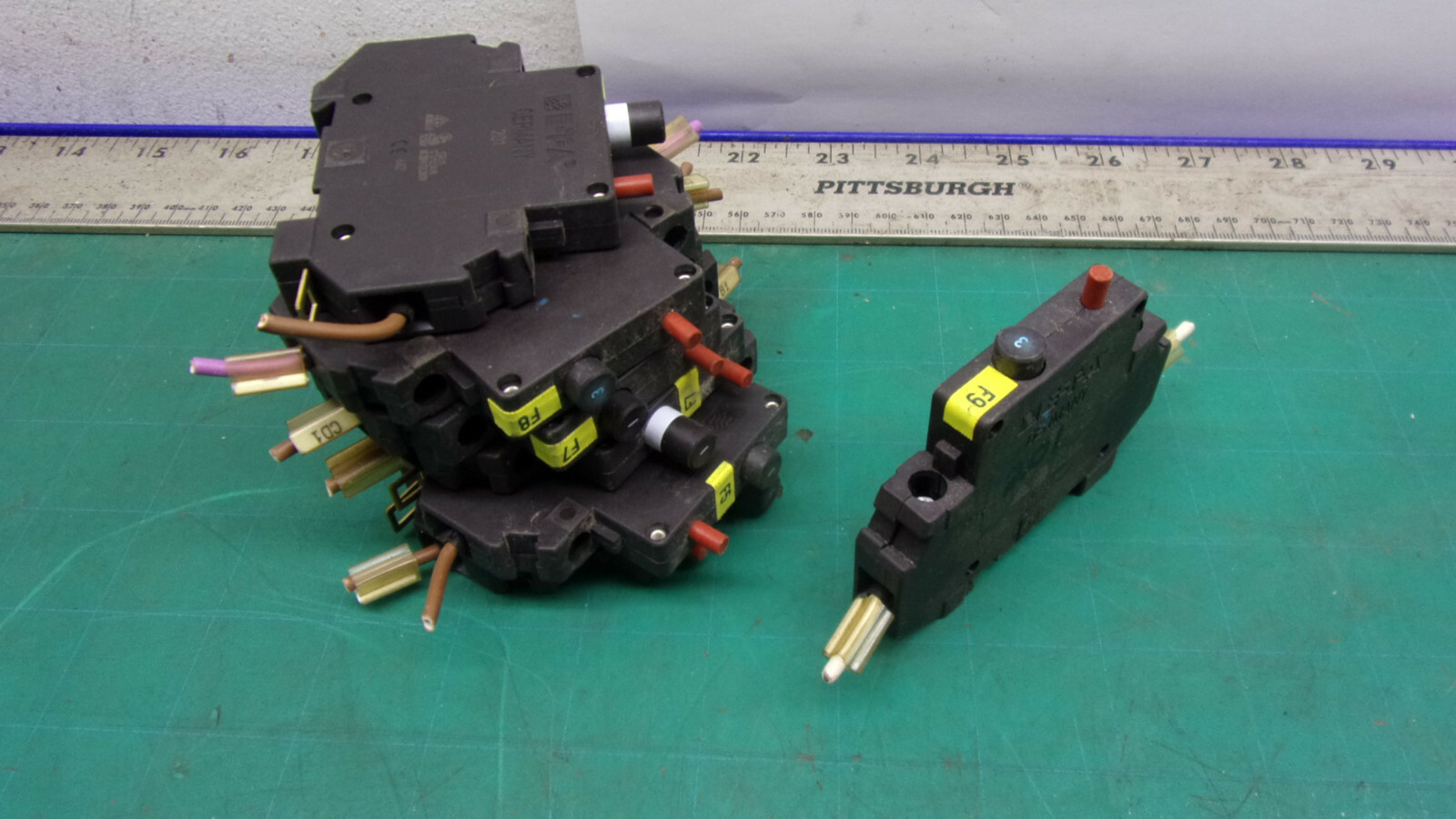 E-T-A CIRCUIT BREAKER # 201, AC250V DC 80V LOT OF 7