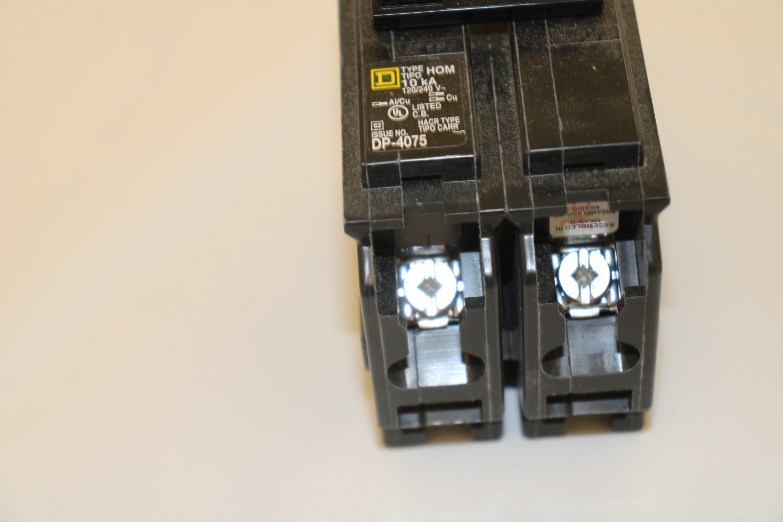 A LOT OF 8 SQAURE D HOMELINE 2 POLE 20AMP CIRCUIT BREAKER DP-4075 “NEW” #3