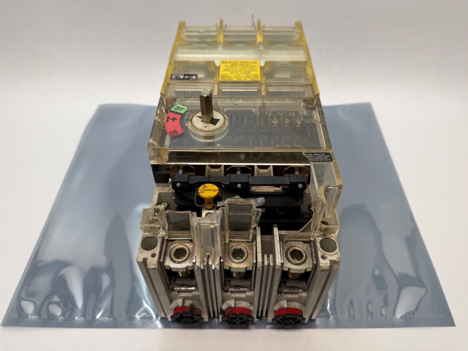Moeller NZM9-250 Circuit Breaker 600VAC 225HP 250A 3Pole