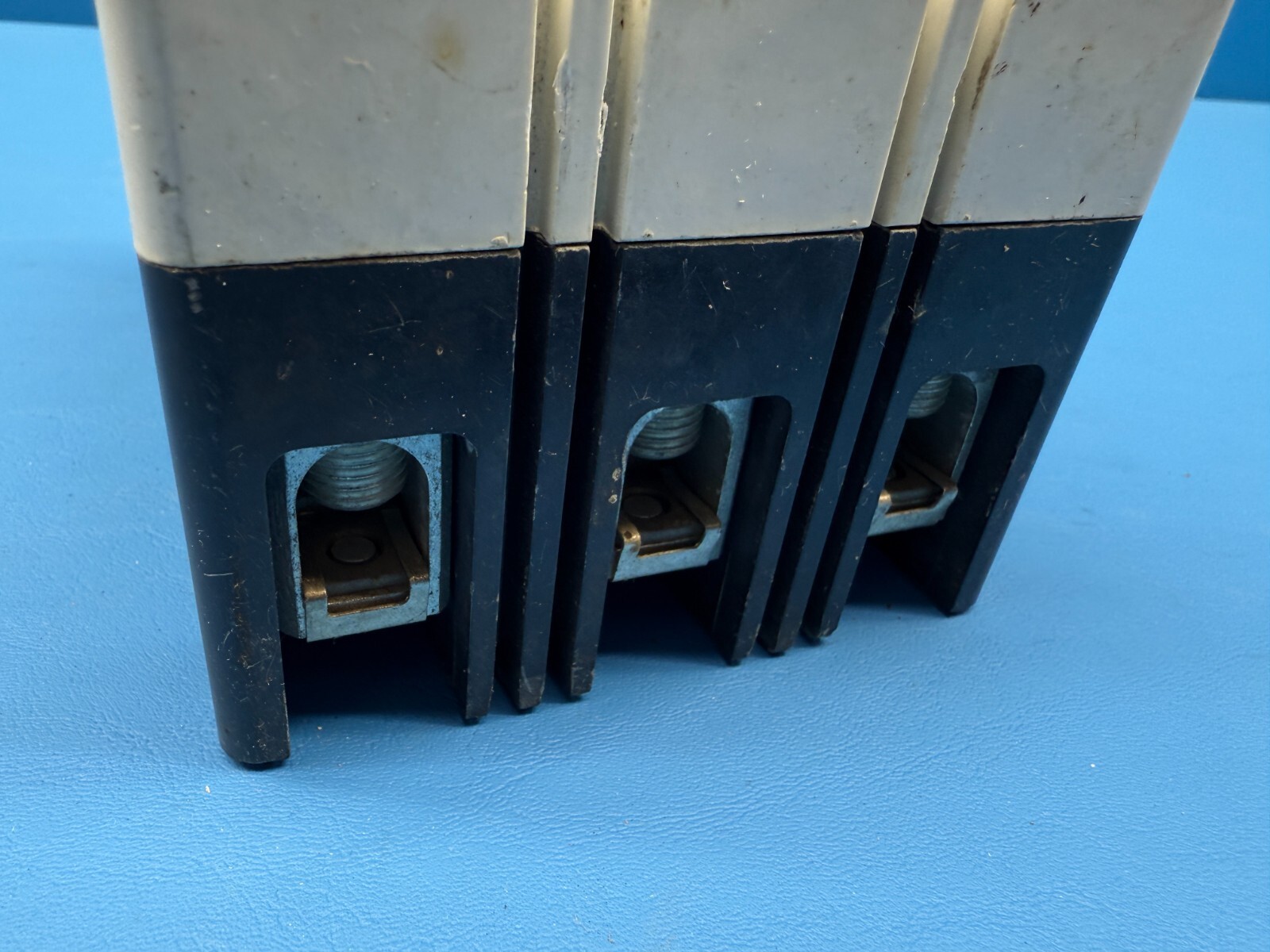 Cutler-Hammer ED3225 Westinghouse 3-Pole 240VAC Industrial Circuit Breaker